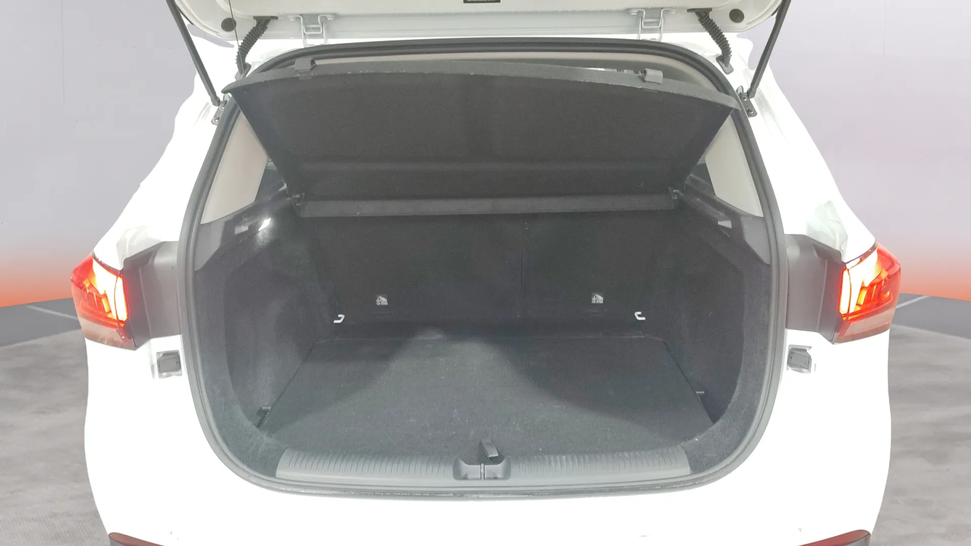 MG ZS Hybrid+ Luxury - foto 32