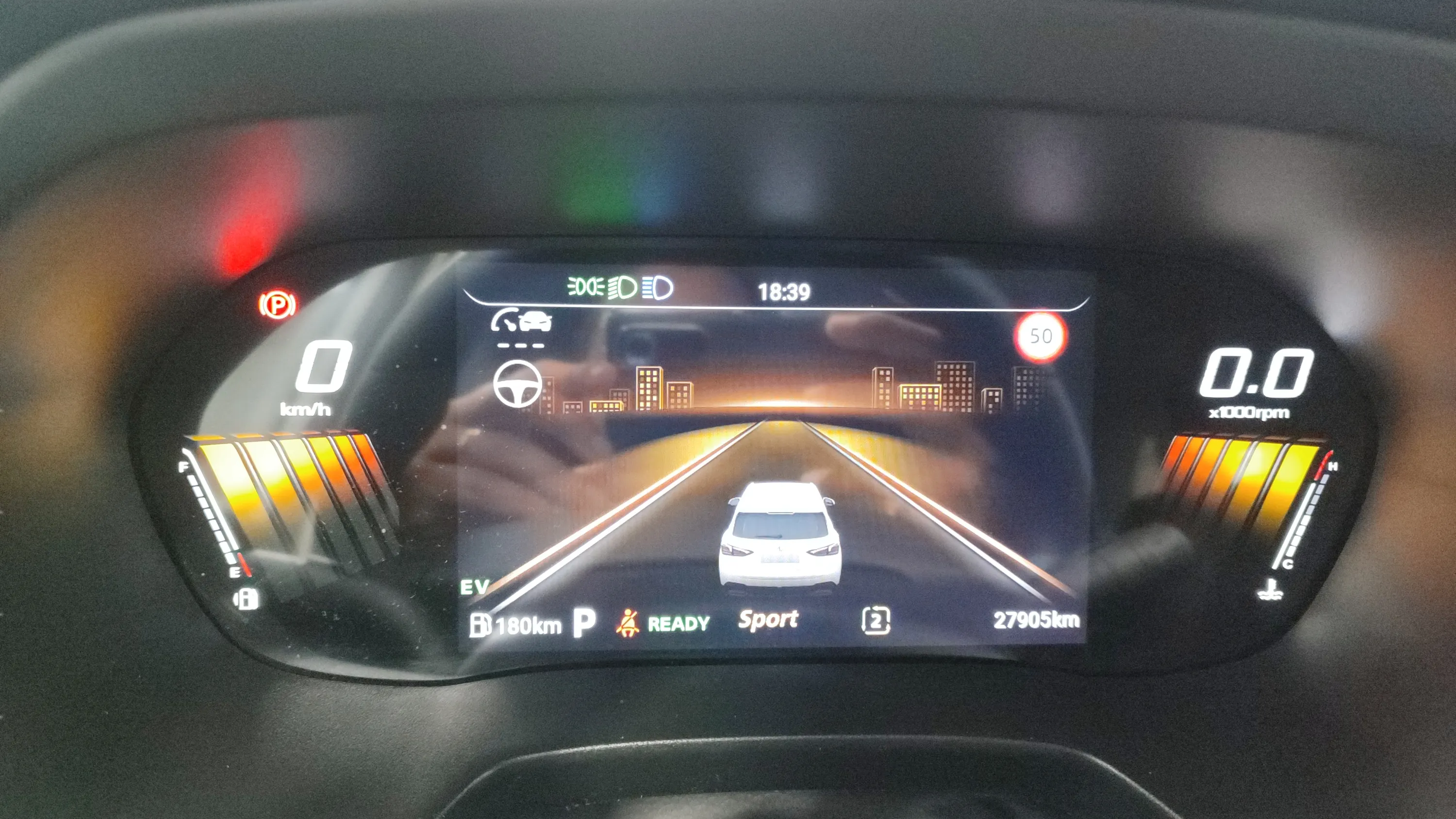 MG ZS Hybrid+ Luxury - foto 11