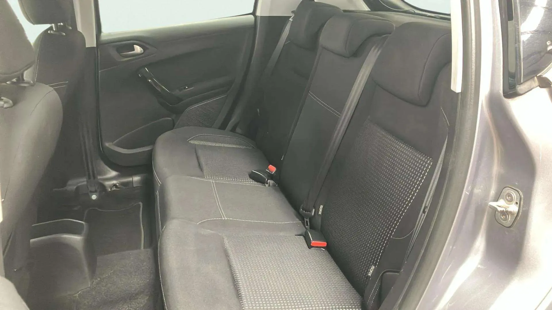 Peugeot 208 Signature 1.2L PureTech - foto 13