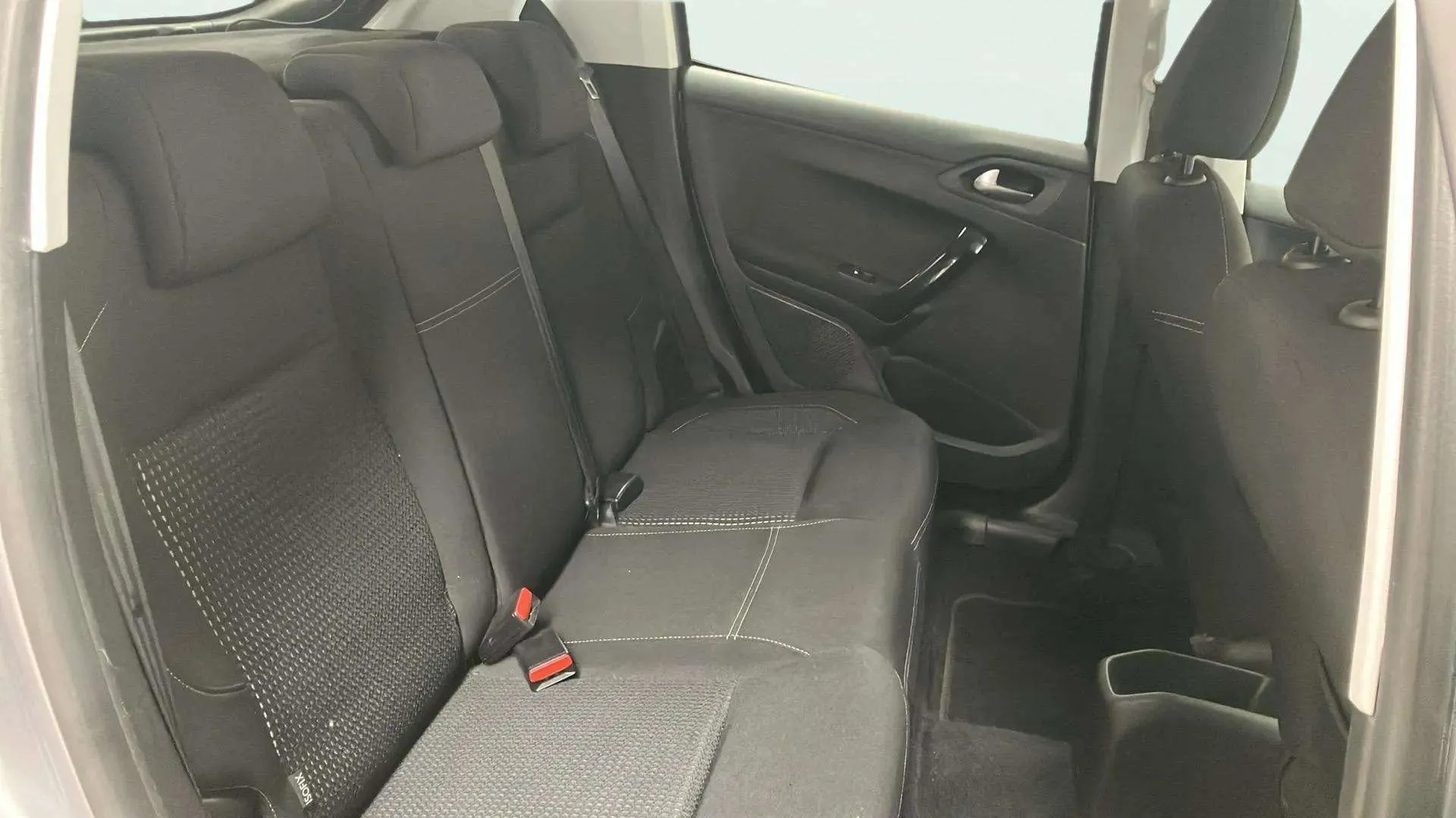 Peugeot 208 Signature 1.2L PureTech - foto 14