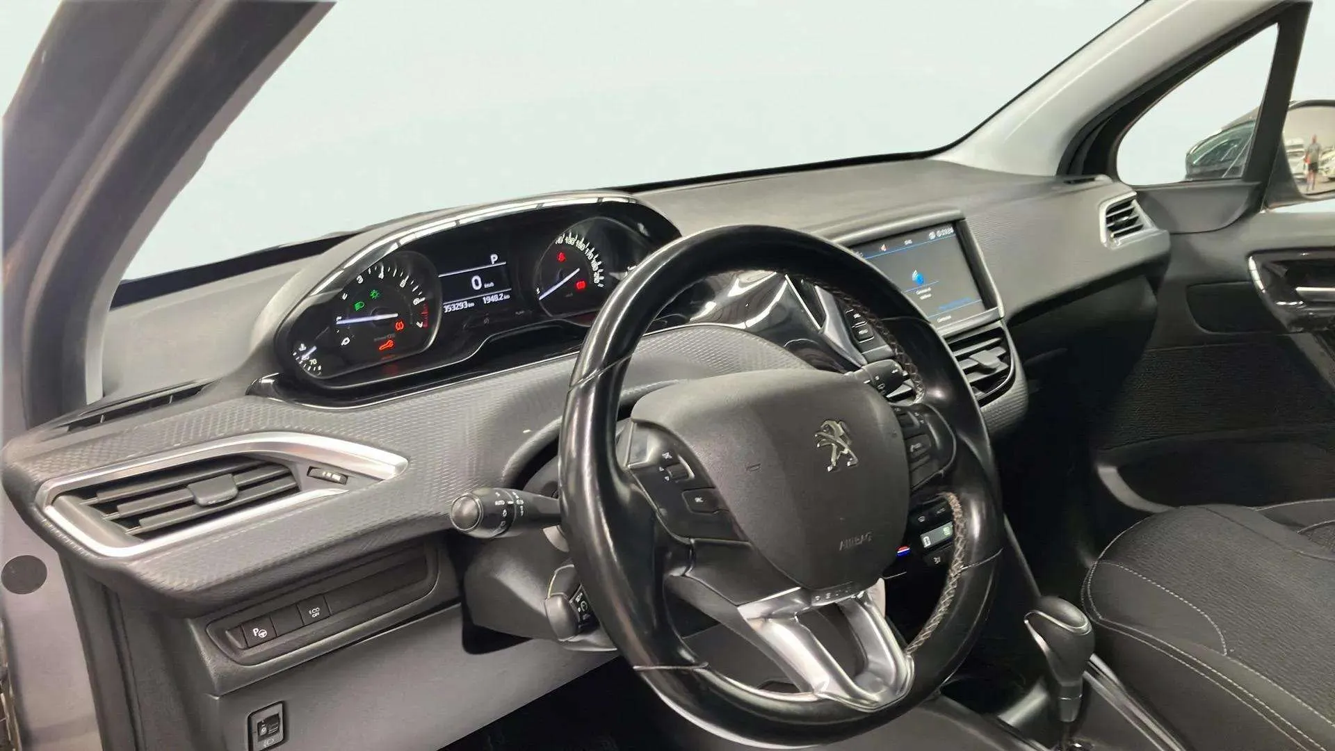 Peugeot 208 Signature 1.2L PureTech - foto 9