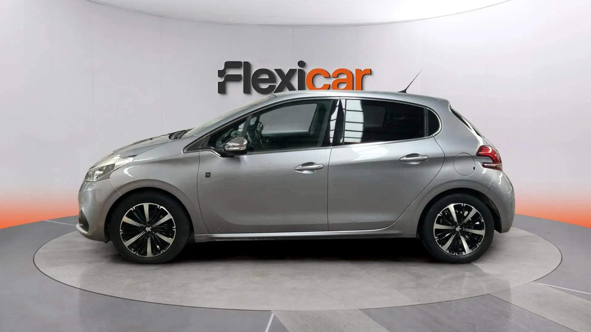 Peugeot 208 Signature 1.2L PureTech - foto 4