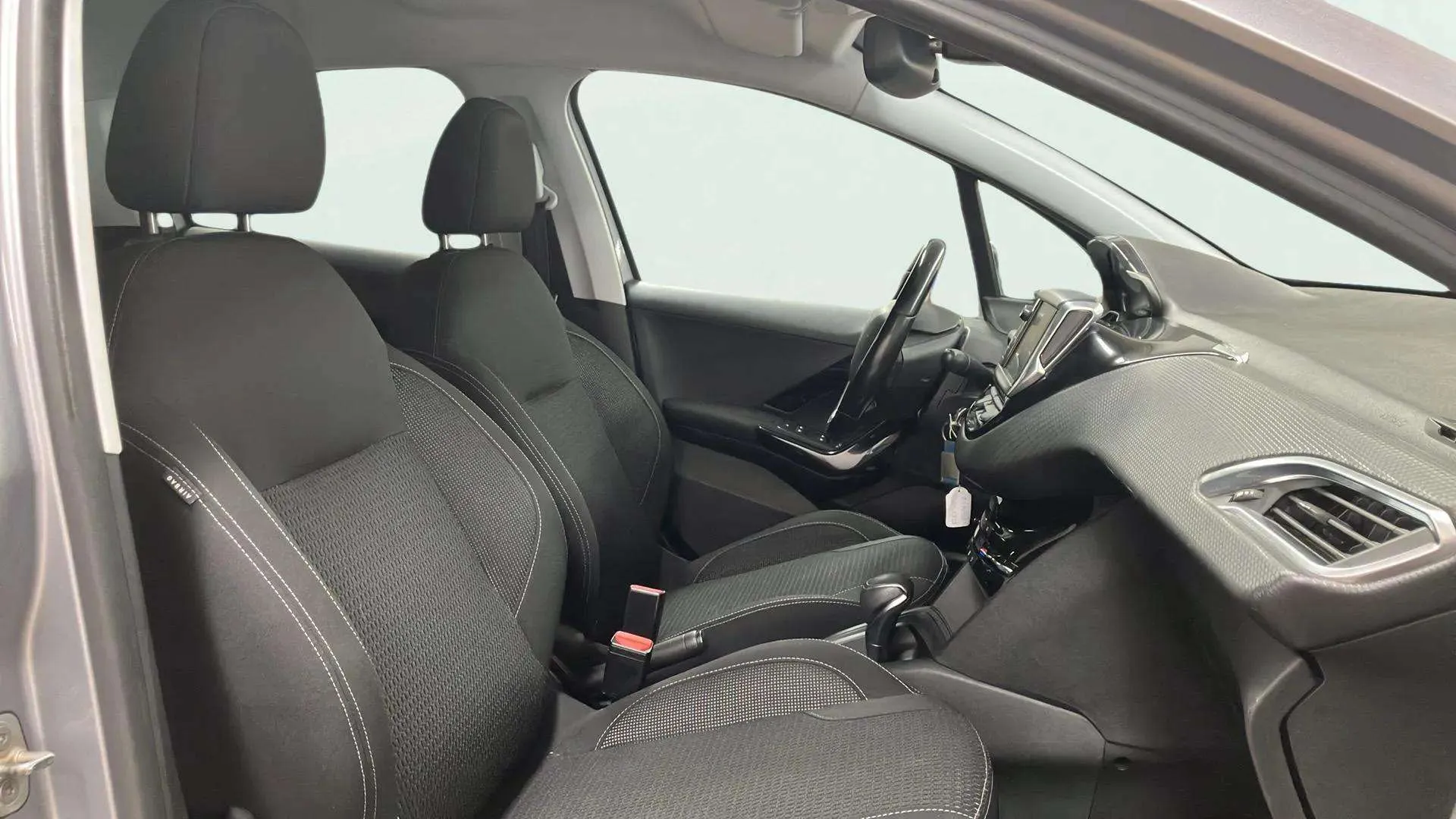 Peugeot 208 Signature 1.2L PureTech - foto 15