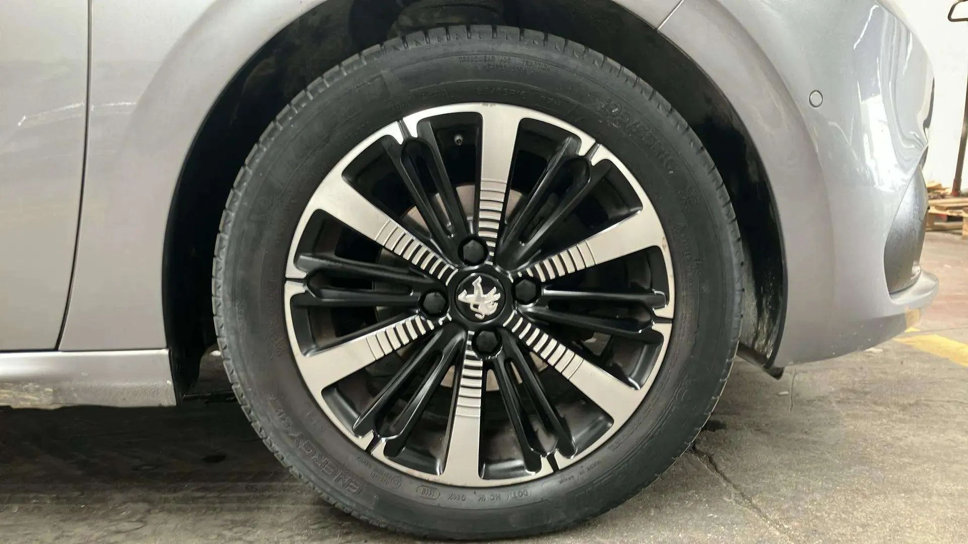 Peugeot 208 Signature 1.2L PureTech - foto 23
