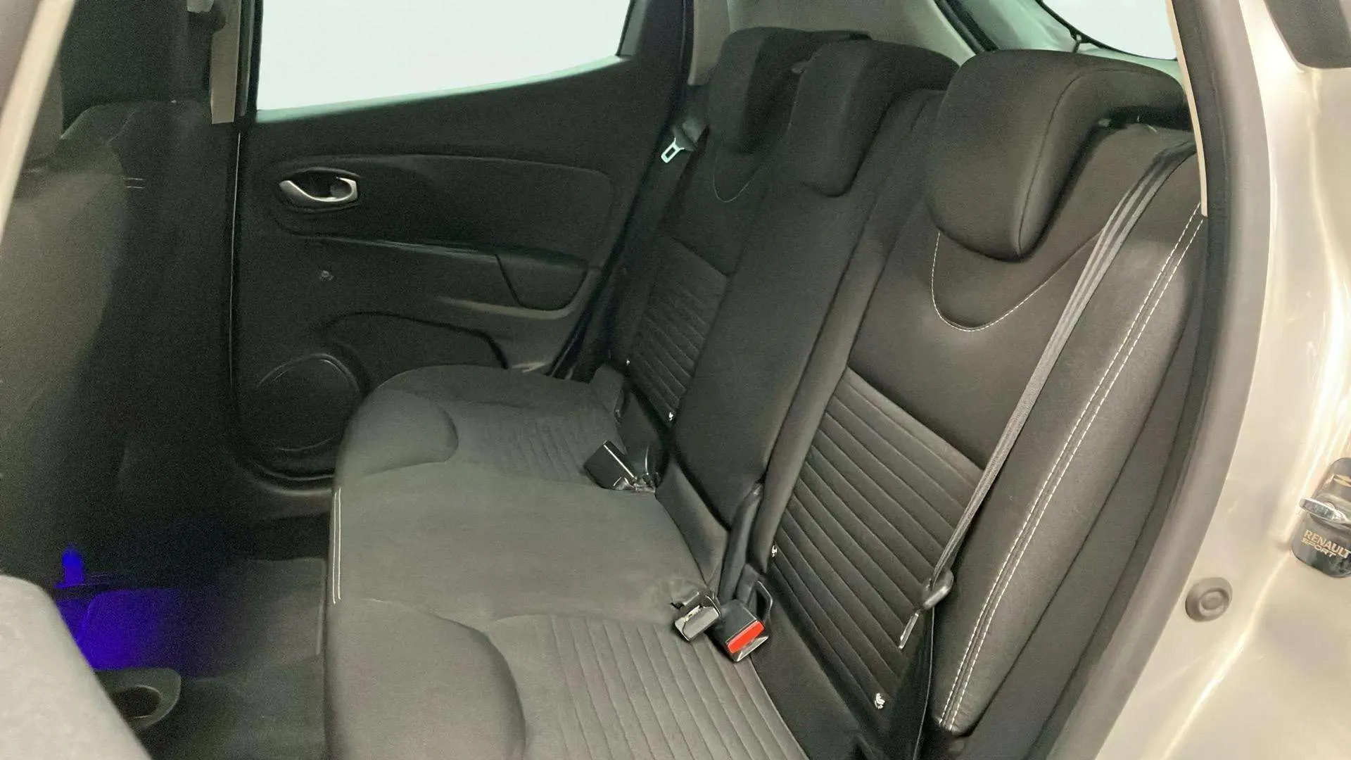 Renault Clio Limited TCe -18 - foto 13