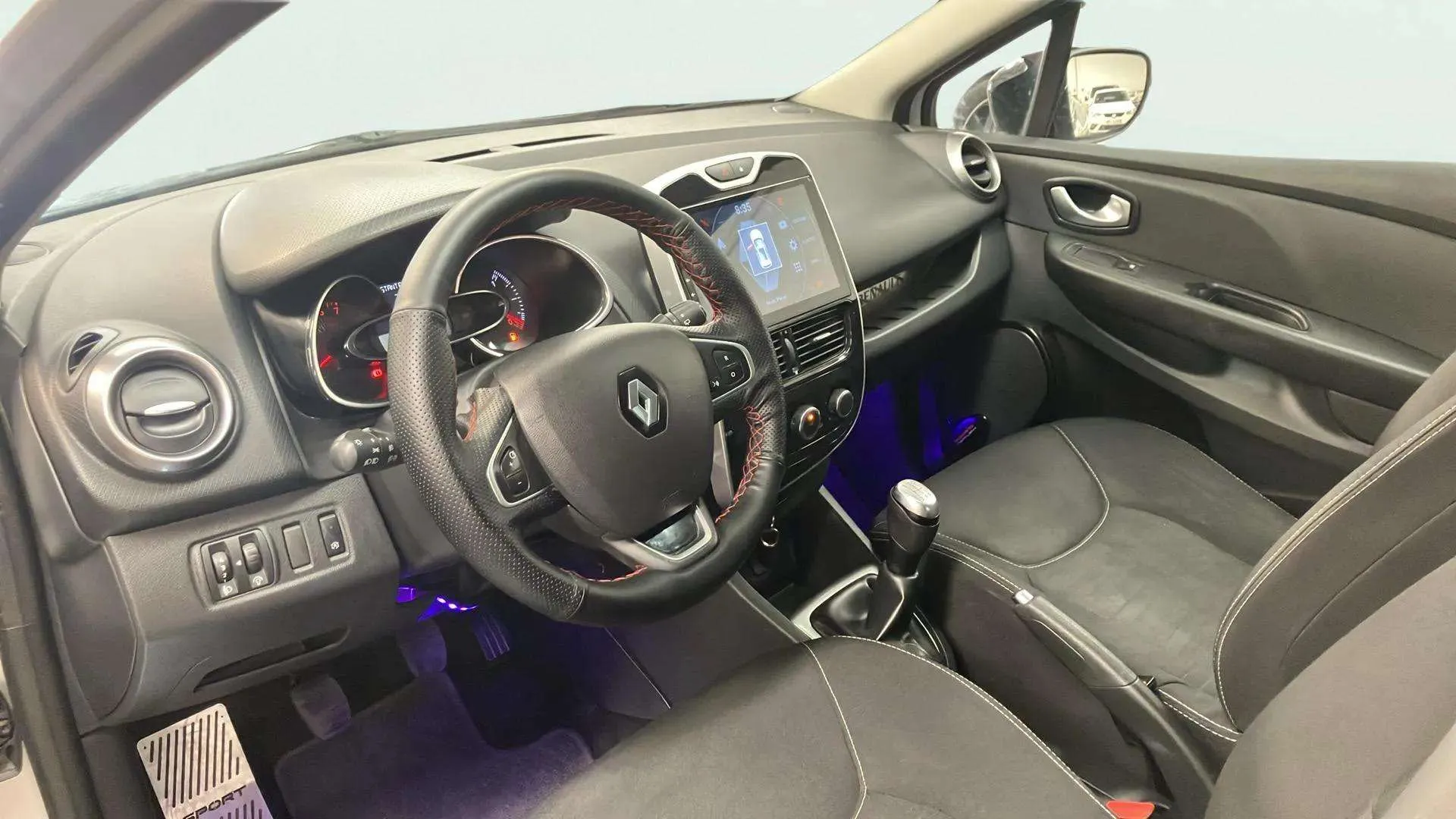 Renault Clio Limited TCe -18 - foto 9