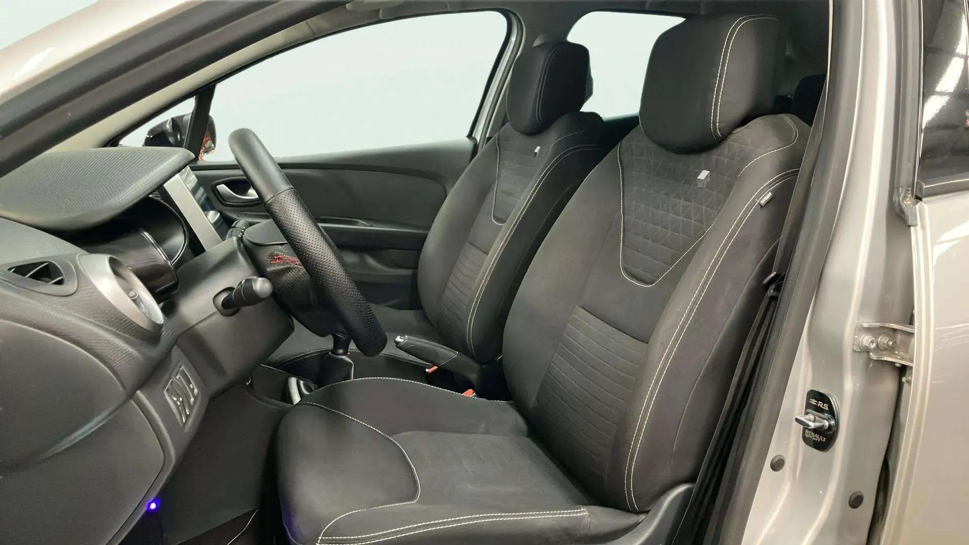 Renault Clio Limited TCe -18 - foto 12