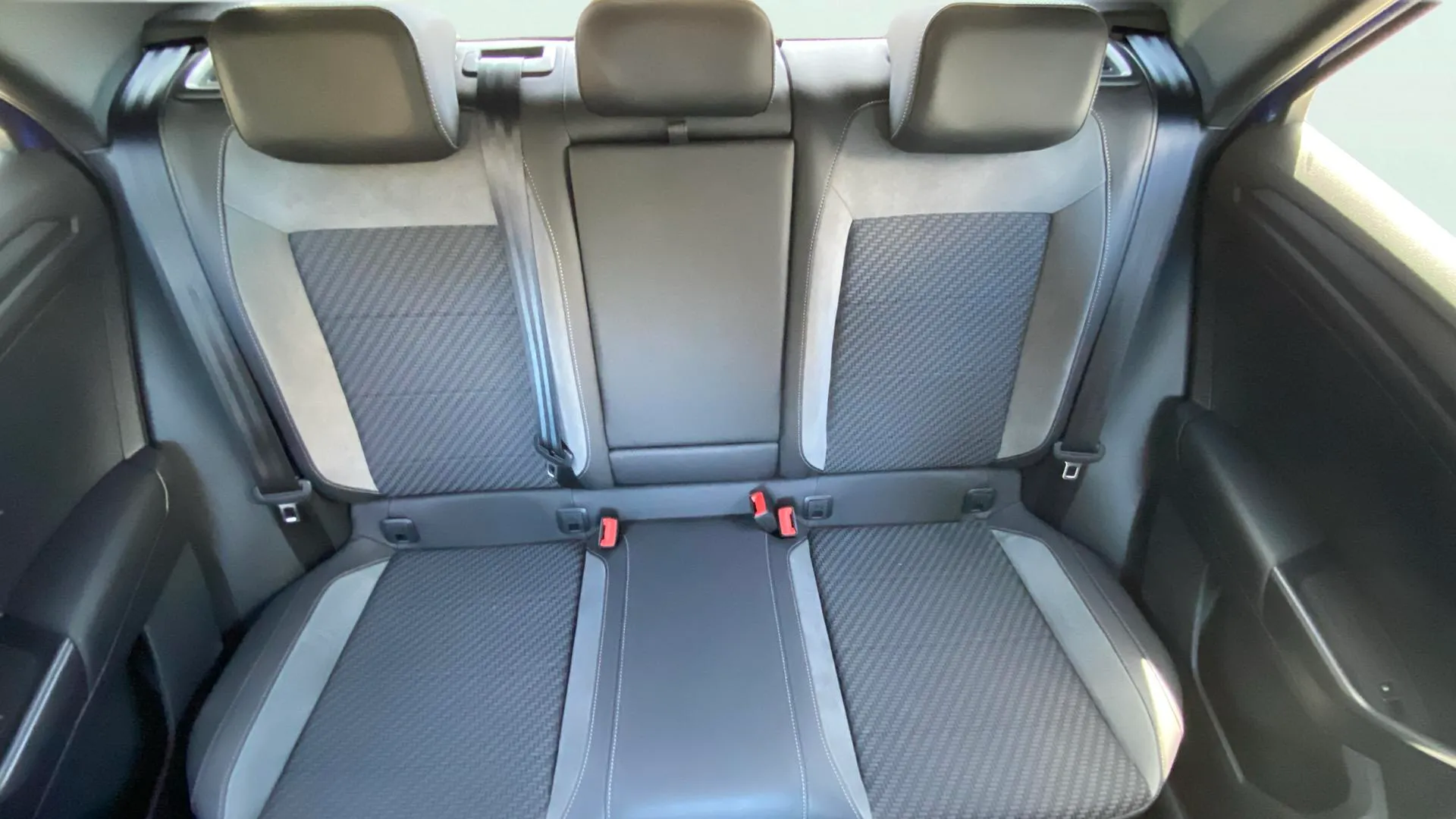 Volkswagen T-Roc R 2.0 TSI 4Motion DSG - foto 15