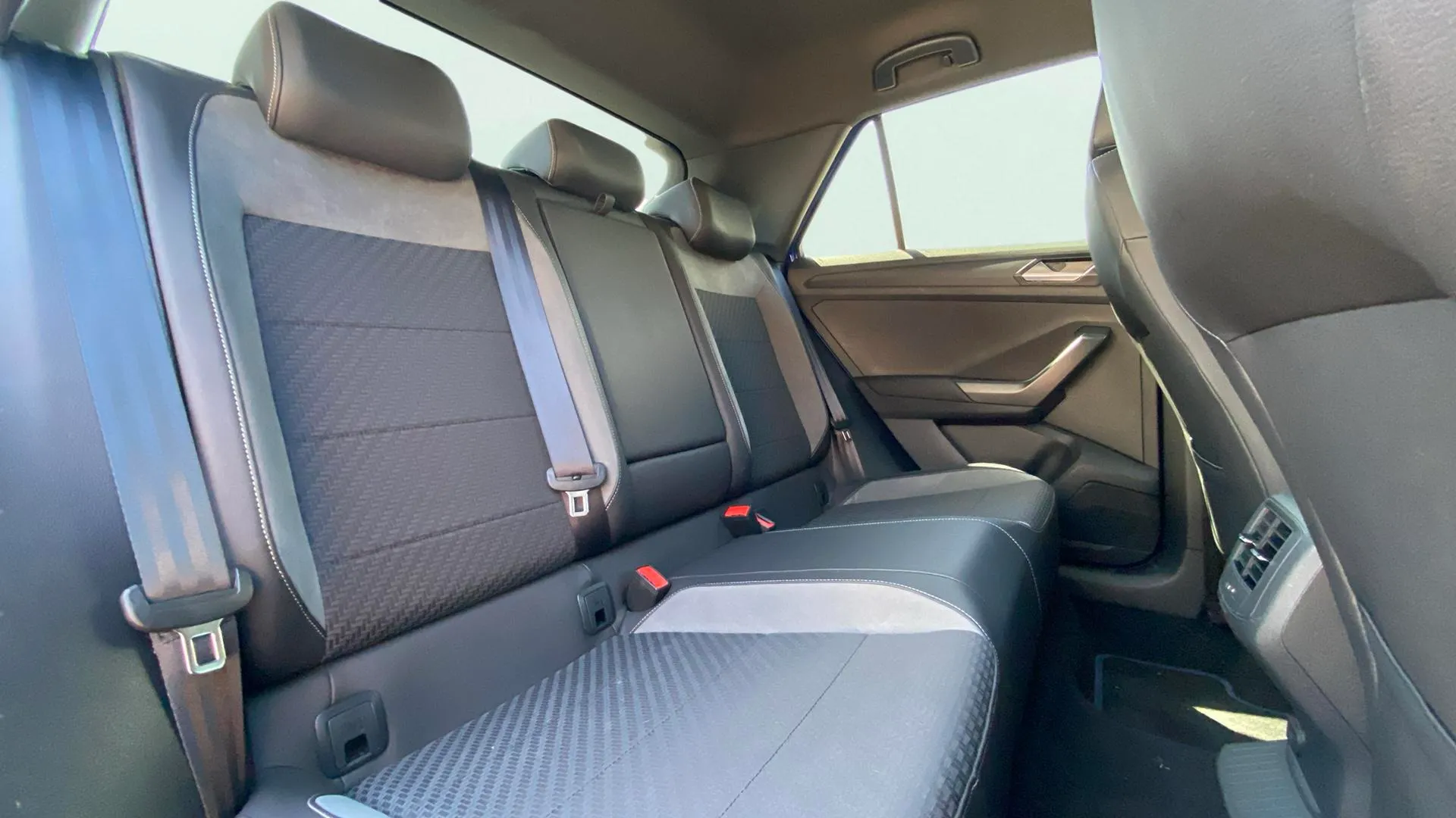 Volkswagen T-Roc R 2.0 TSI 4Motion DSG - foto 14