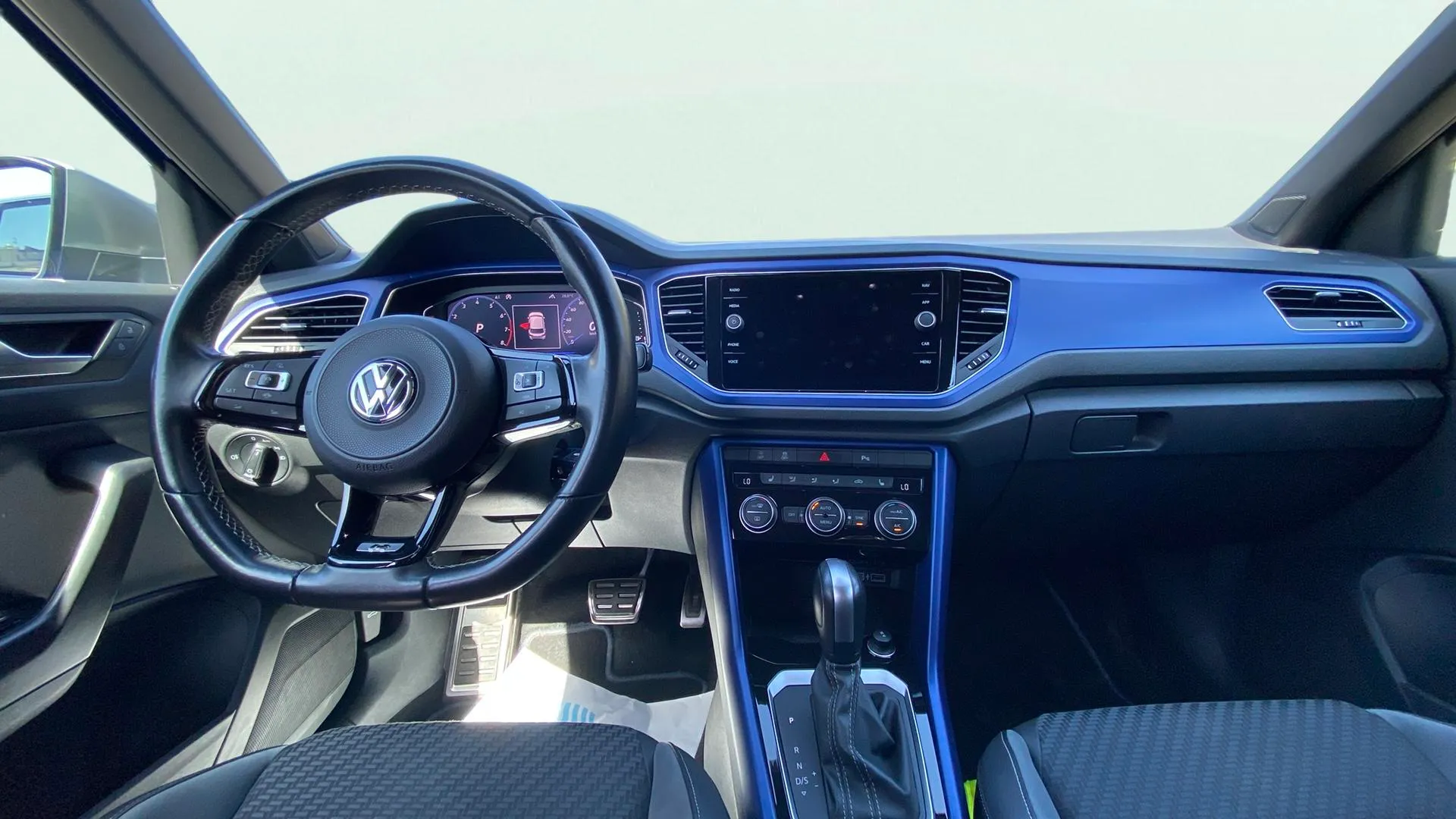 Volkswagen T-Roc R 2.0 TSI 4Motion DSG - foto 9