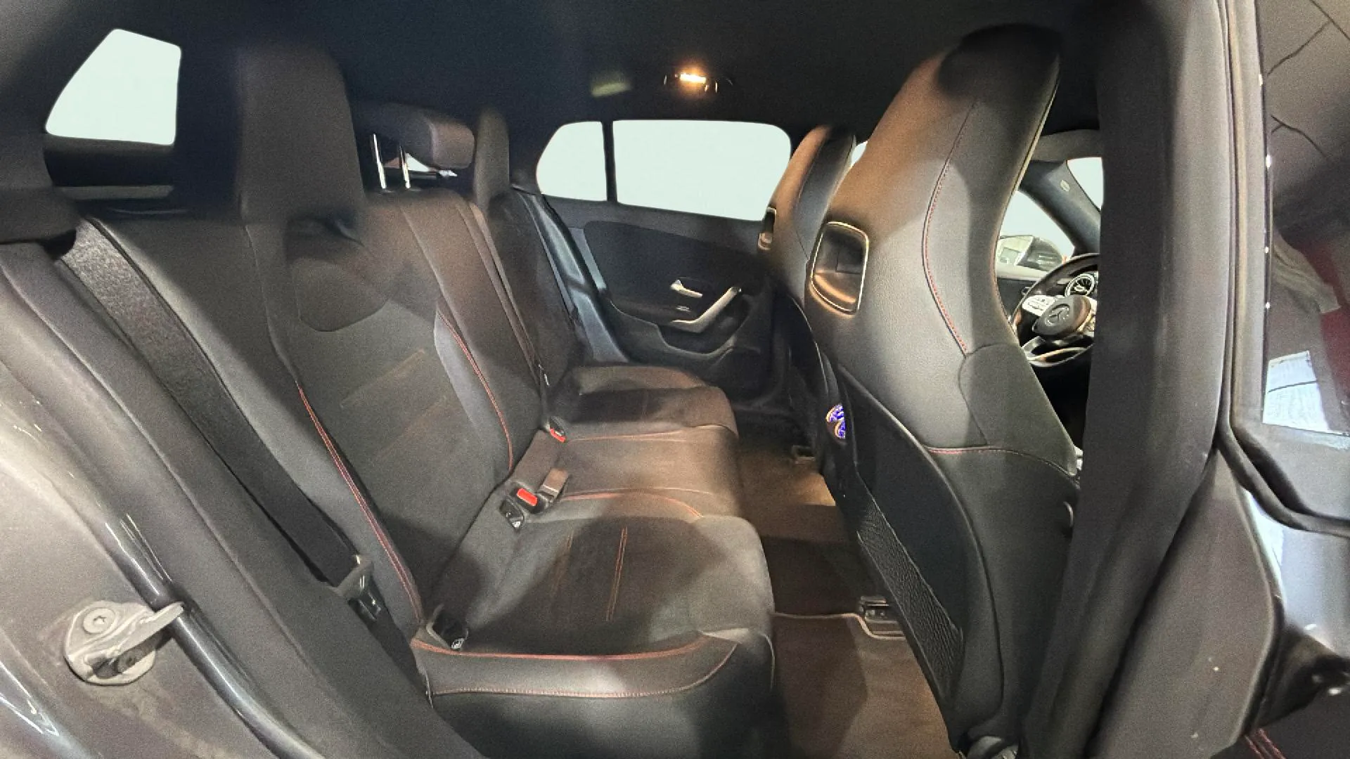 Mercedes-Benz CLA 200 Shooting Brake - foto 11