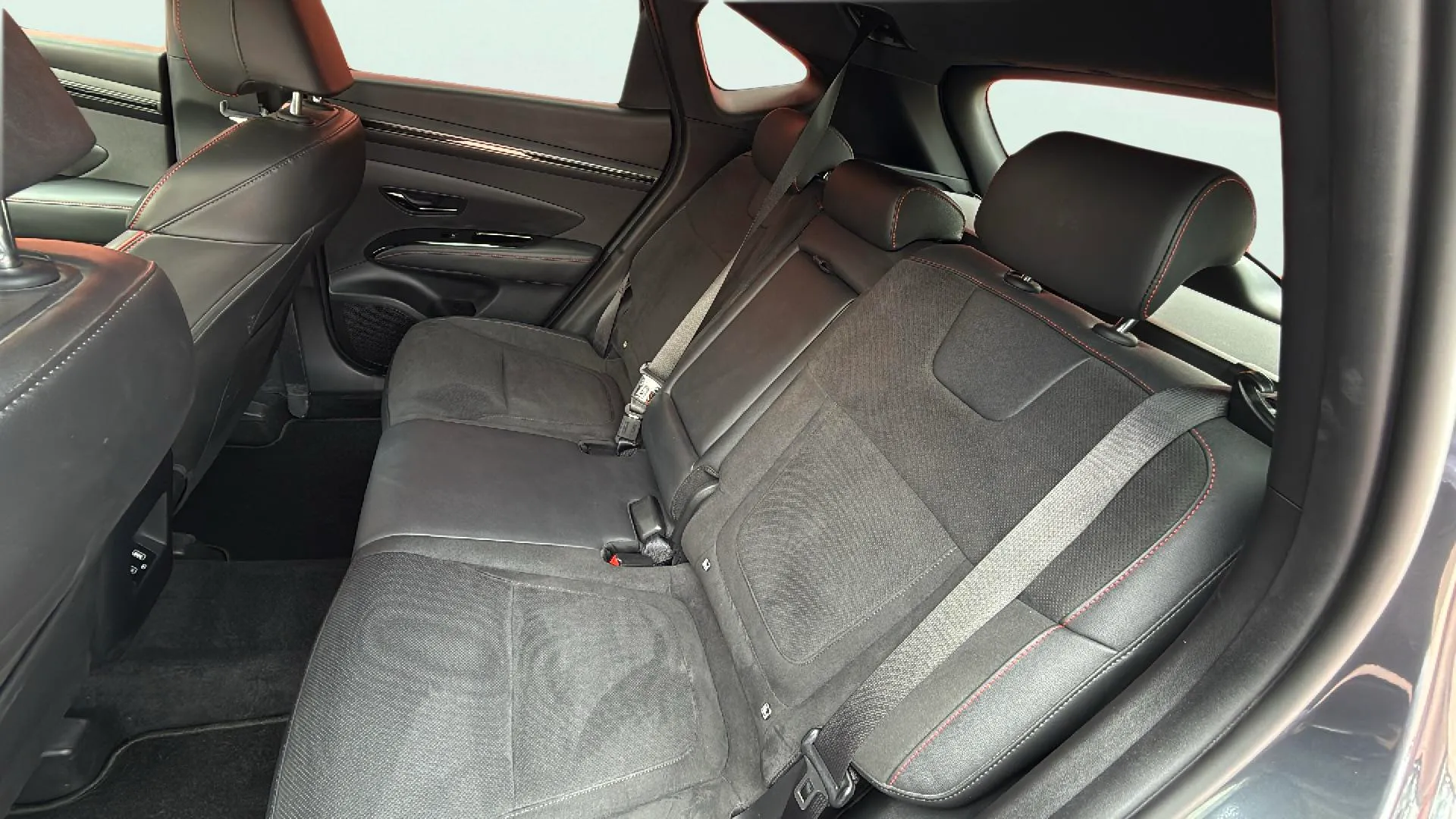 Hyundai Tucson 1.6 T-GDi N Line 30 Anivers - foto 21