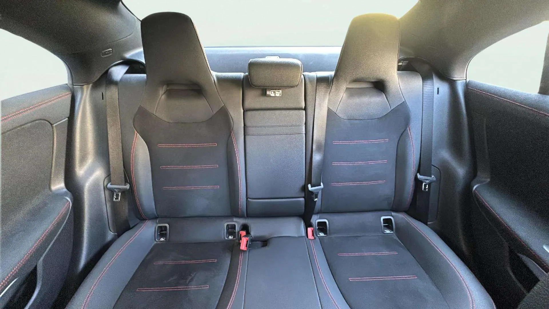 Mercedes-Benz CLA 200 - foto 15