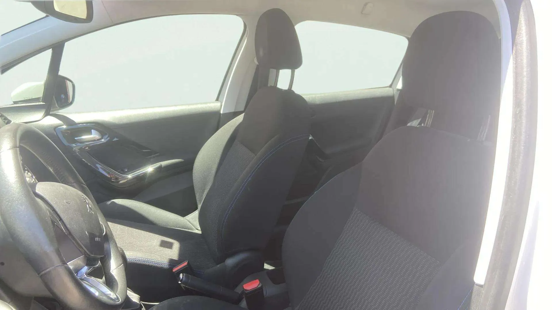 Peugeot 208 Signature 1.2L PureTech - foto 18