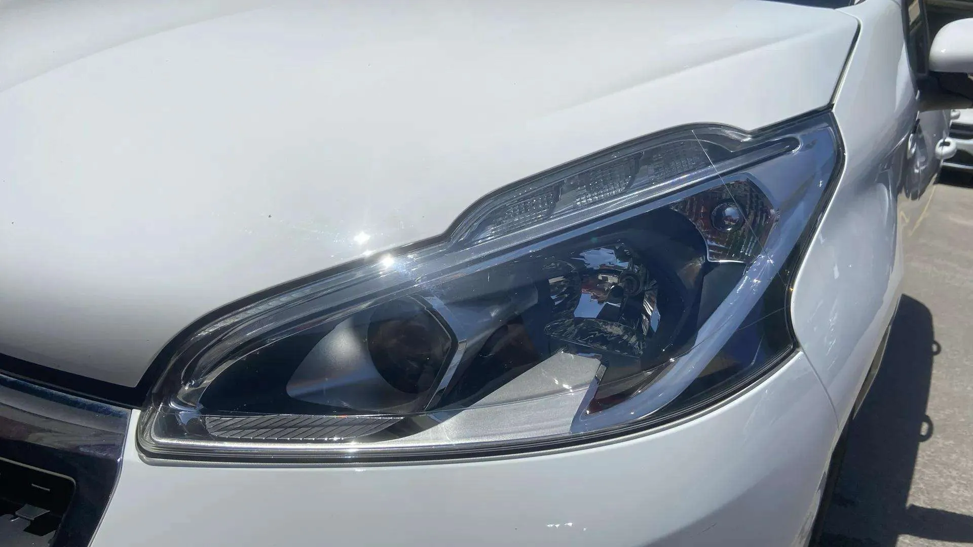 Peugeot 208 Signature 1.2L PureTech - foto 27