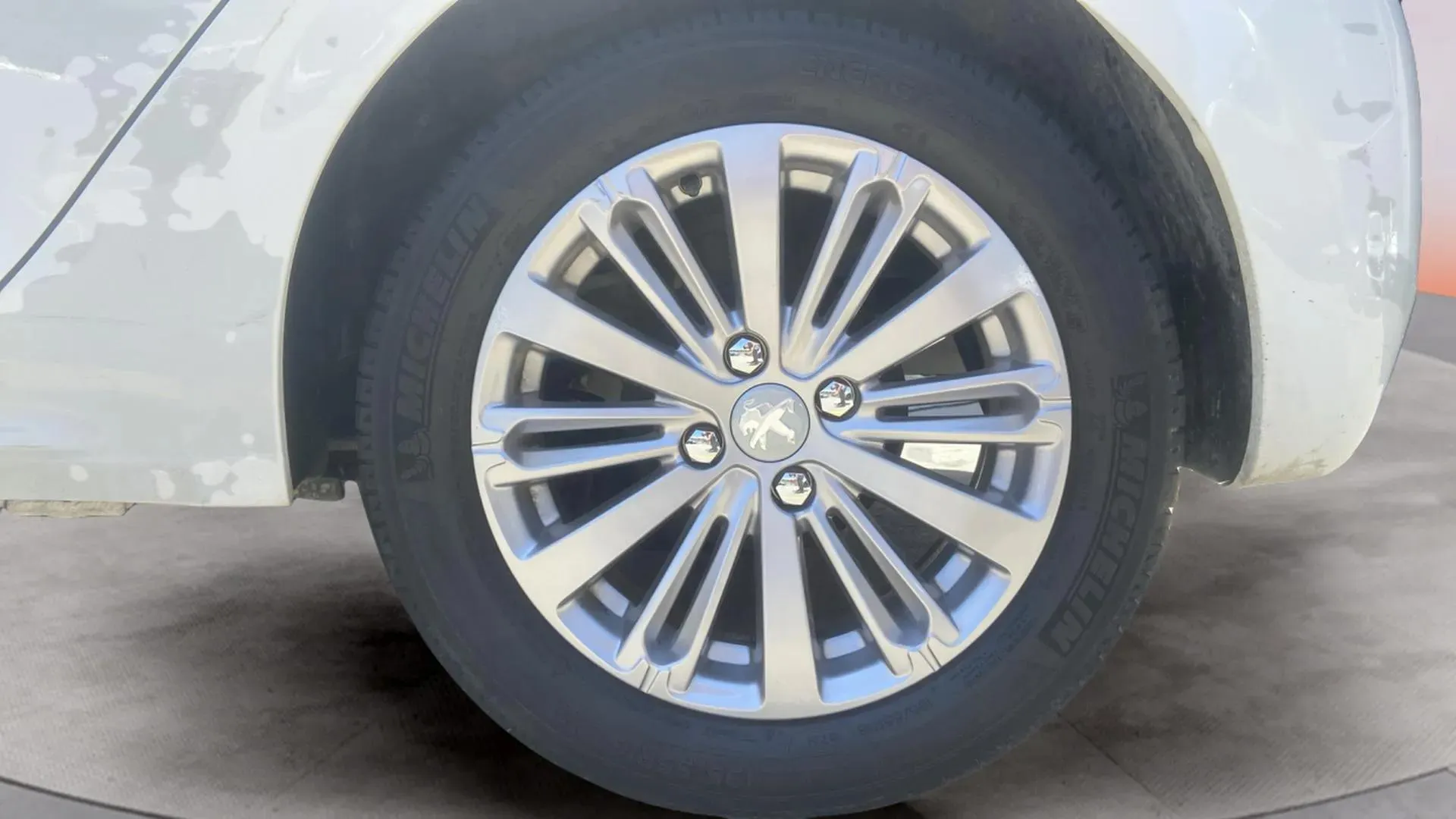 Peugeot 208 Signature 1.2L PureTech - foto 36