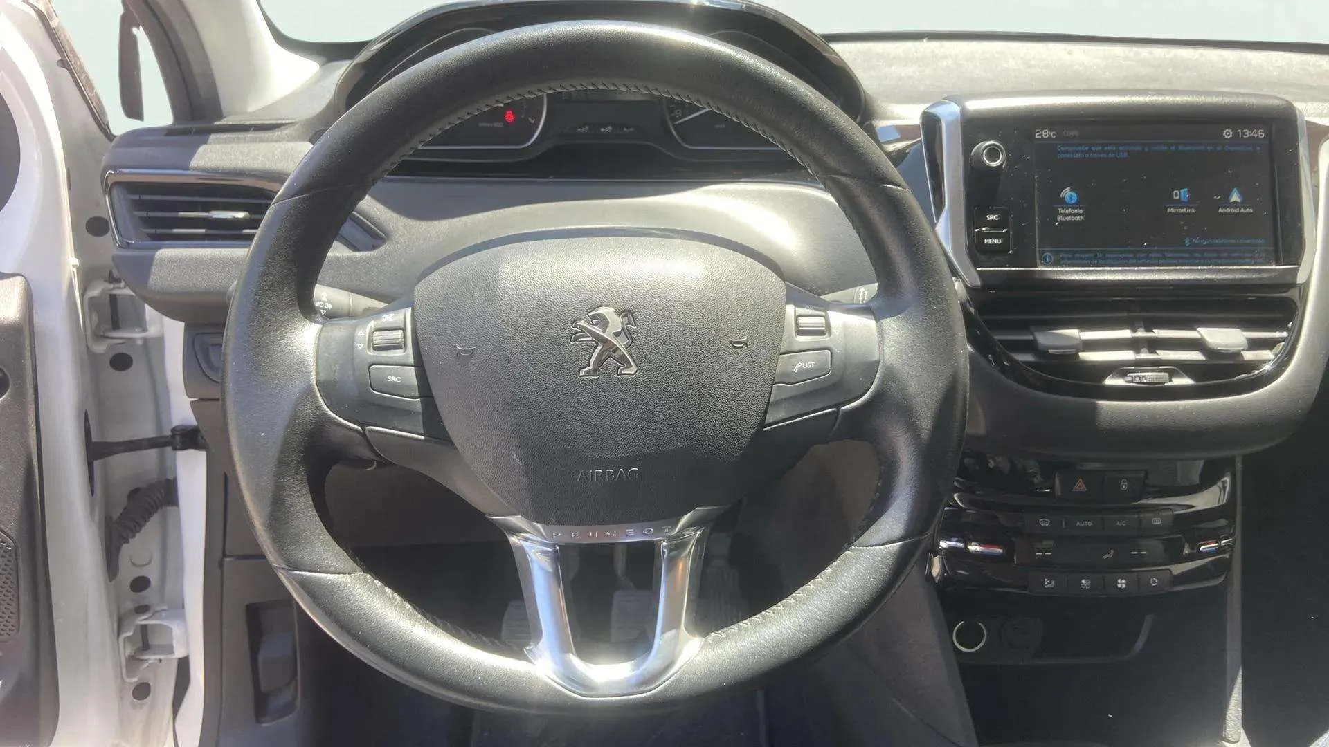 Peugeot 208 Signature 1.2L PureTech - foto 12