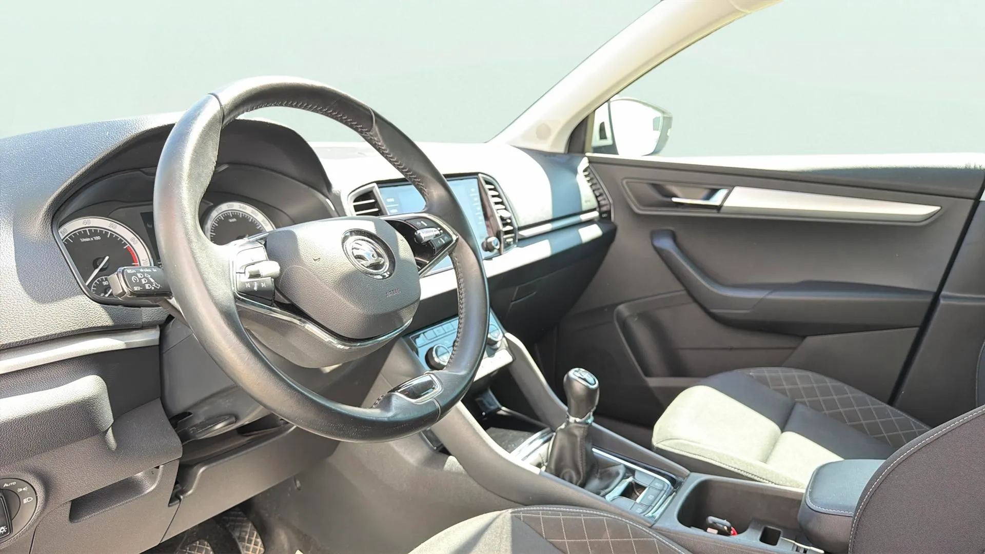 Škoda Karoq 1.0 TSI Ambition - foto 12