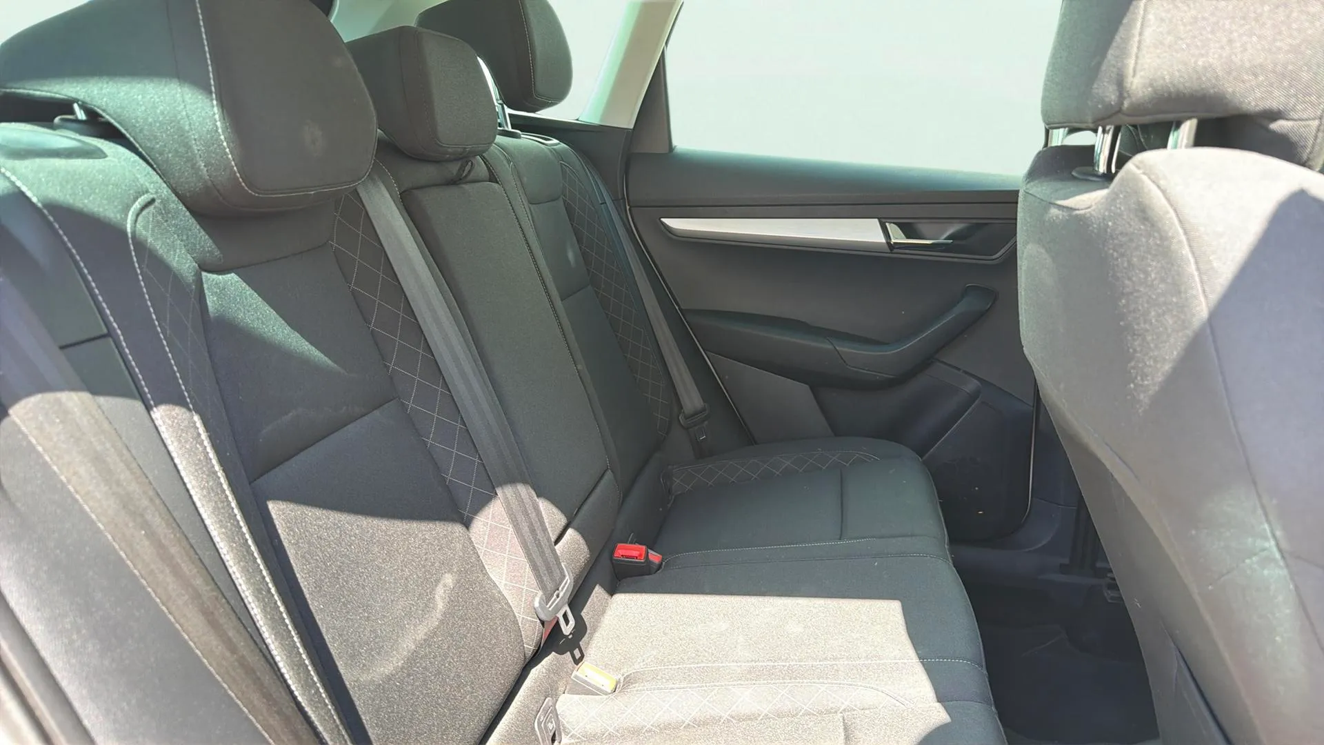 Škoda Karoq 1.0 TSI Ambition - foto 14