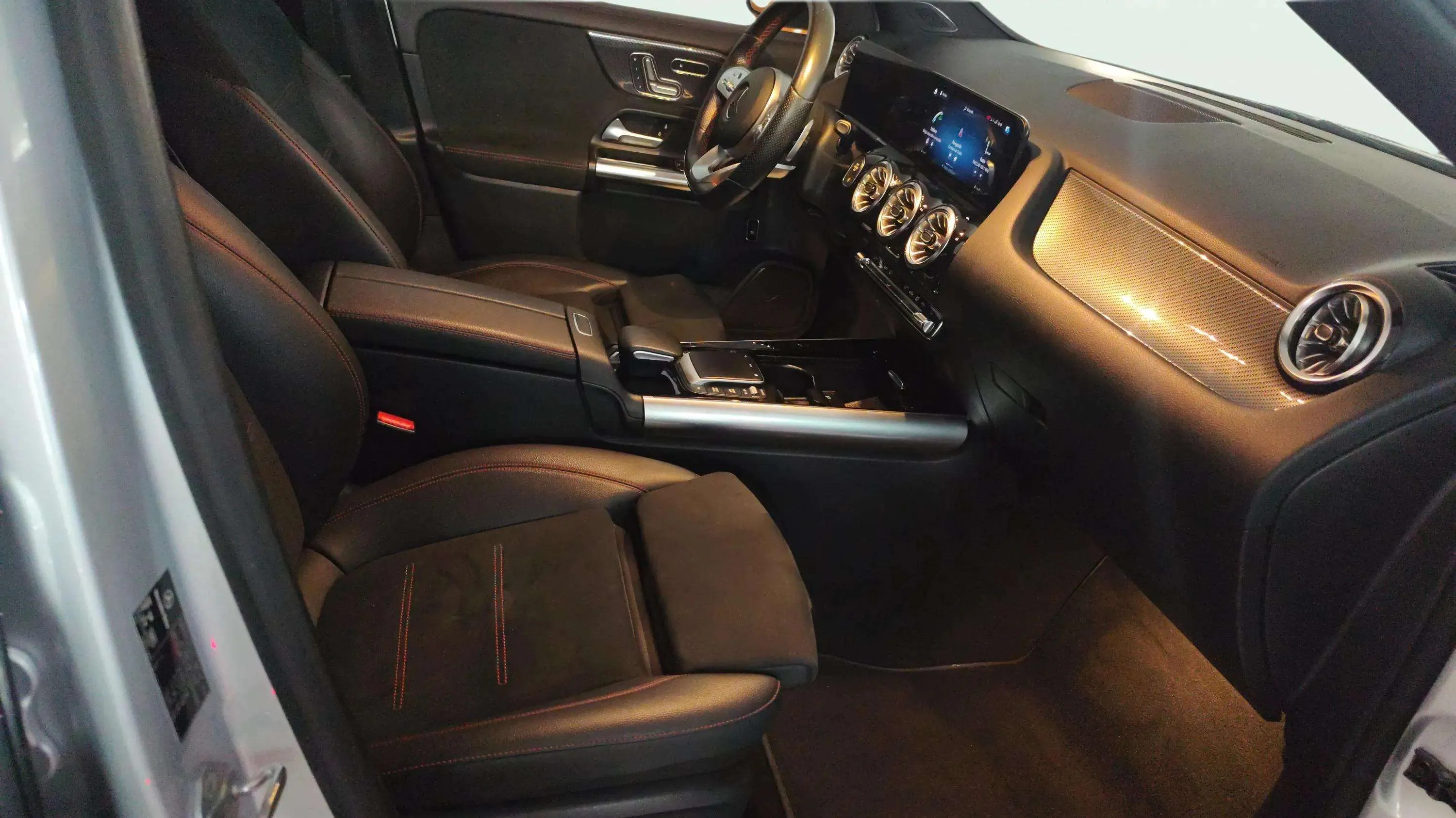 Mercedes-Benz GLA 220 D 4MATIC - foto 11