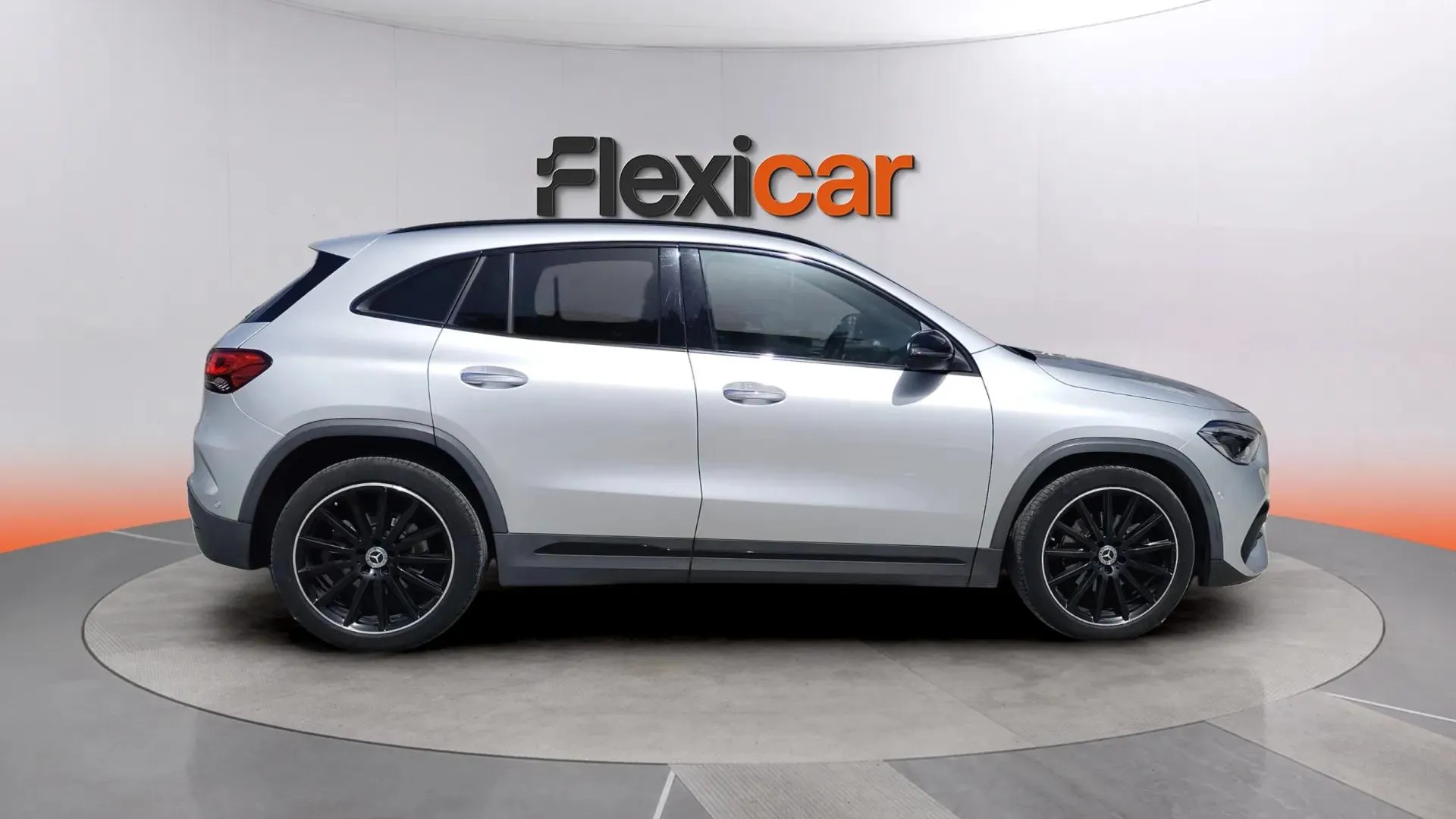 Mercedes-Benz GLA 220 D 4MATIC - foto 8