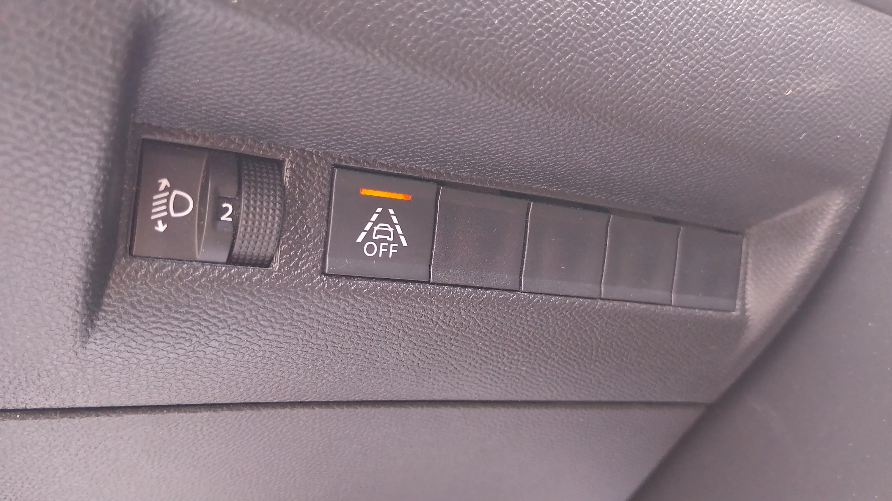 Peugeot 208 BlueHDi Active Pack - foto 17