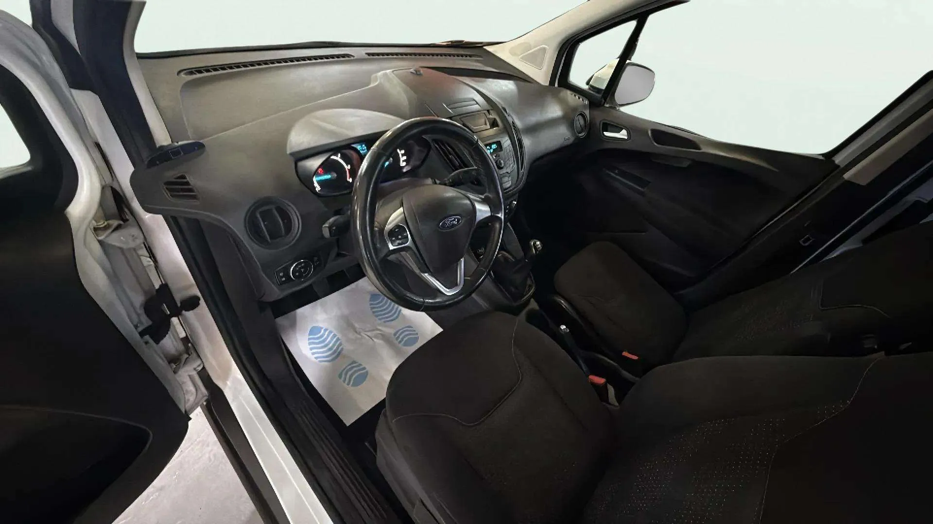Ford Tourneo Courier 1.5 TDCi Trend - foto 9
