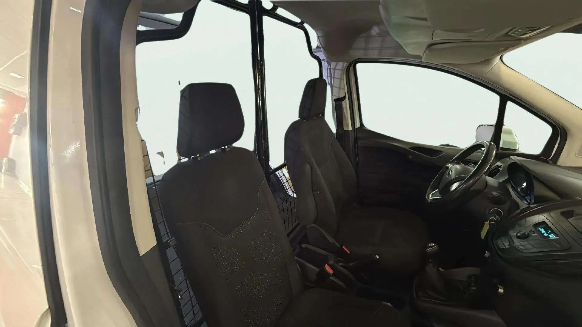 Ford Tourneo Courier 1.5 TDCi Trend - foto 16