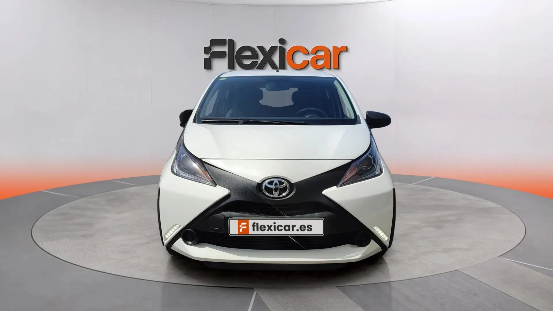 Toyota Aygo 1.0 70 x-cite - foto 2