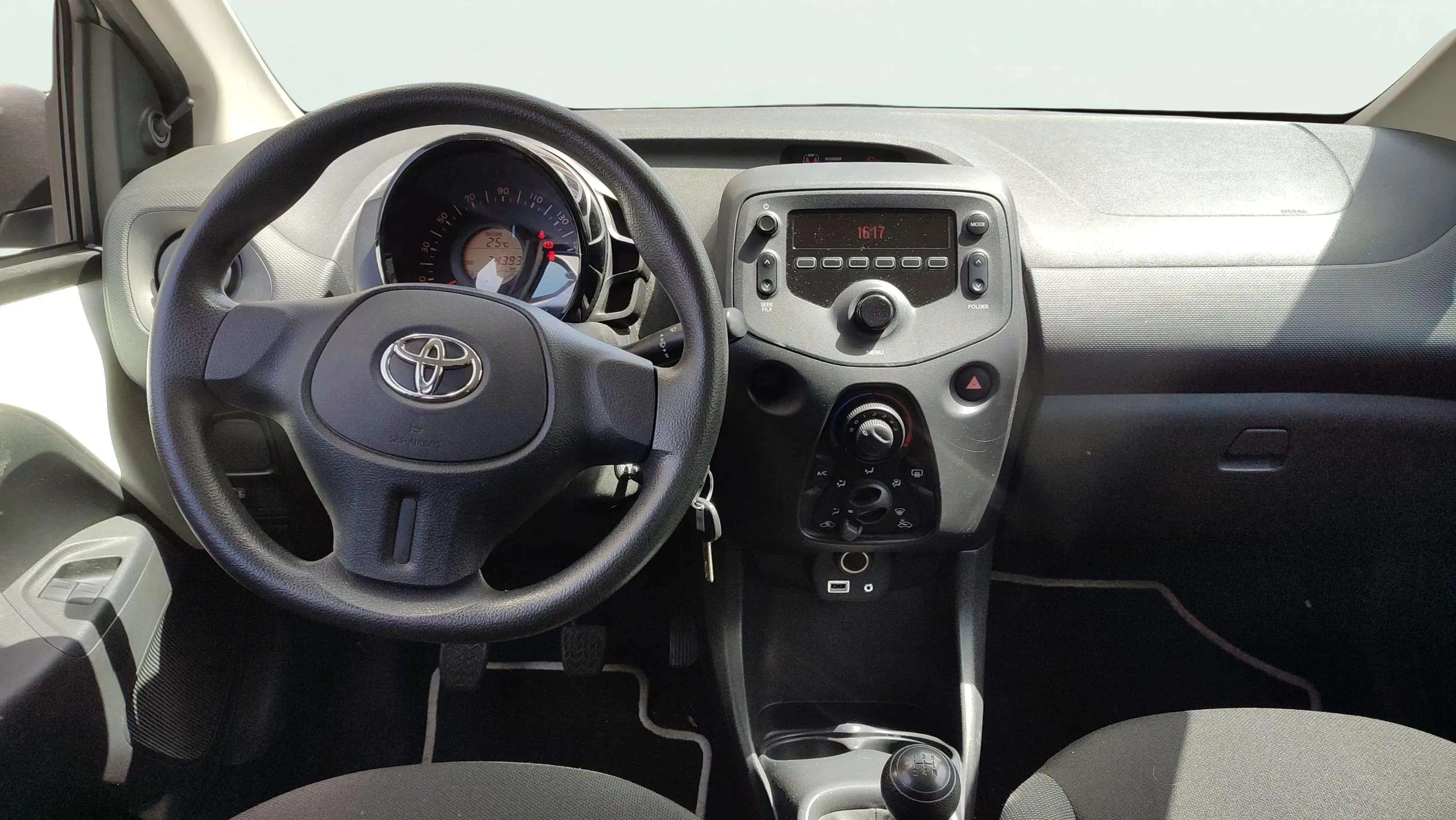 Toyota Aygo 1.0 70 x-cite - foto 7