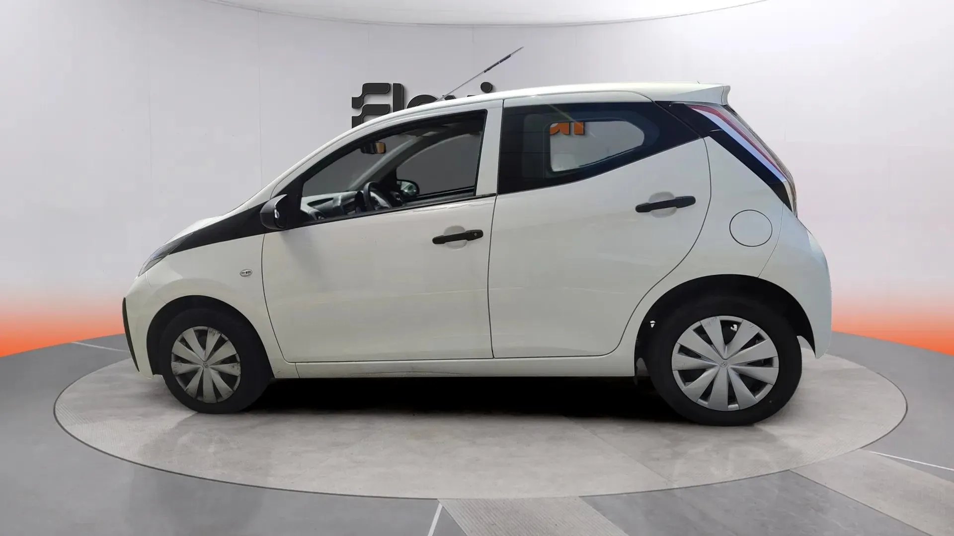 Toyota Aygo 1.0 70 x-cite - foto 4