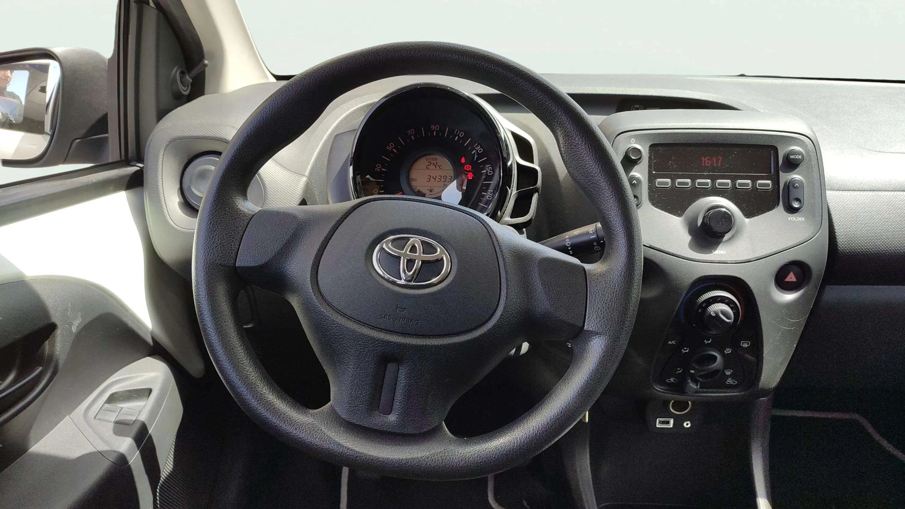 Toyota Aygo 1.0 70 x-cite - foto 9
