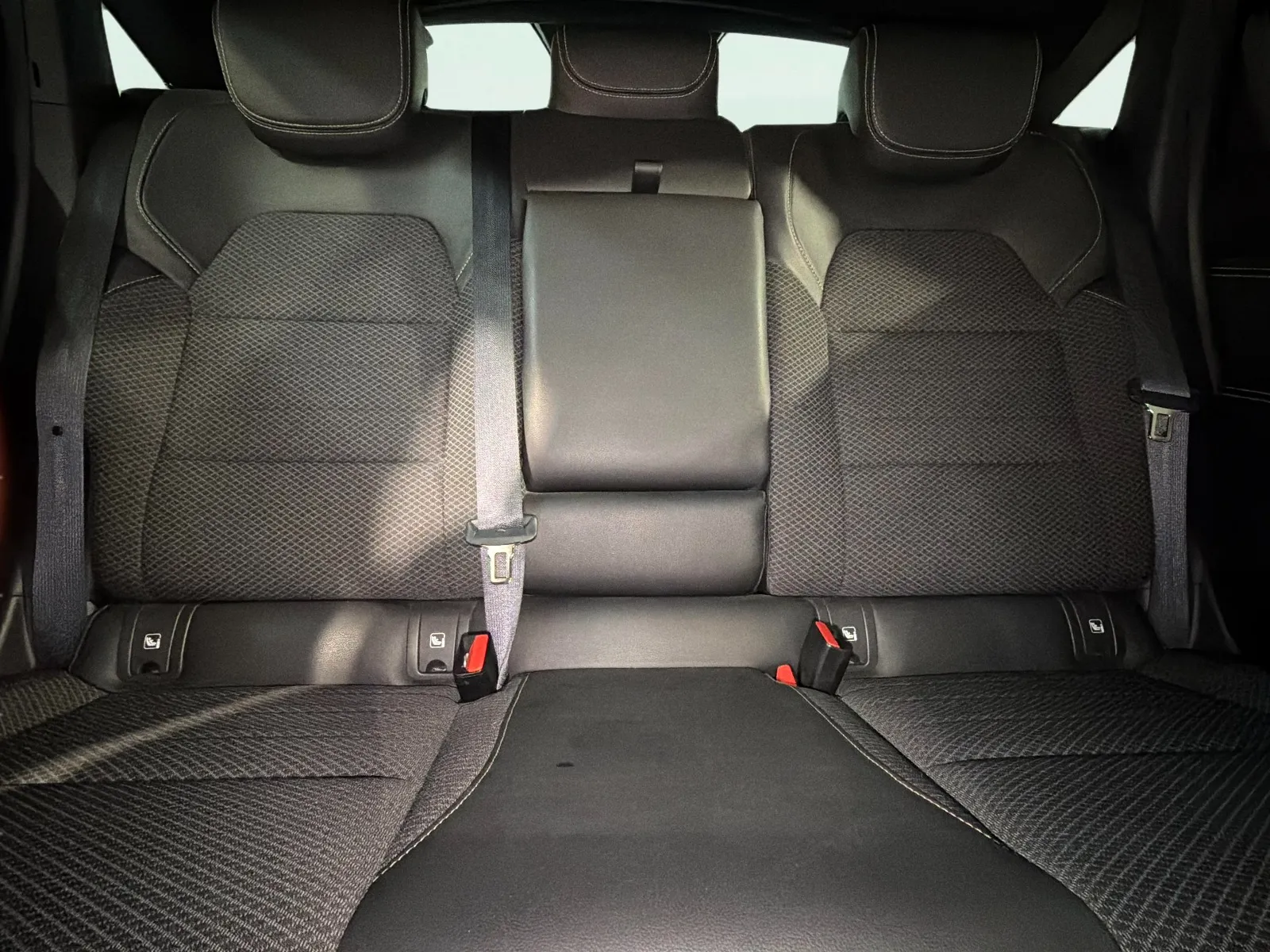 Renault Arkana Evolution TCe EDC mild hybr - foto 19