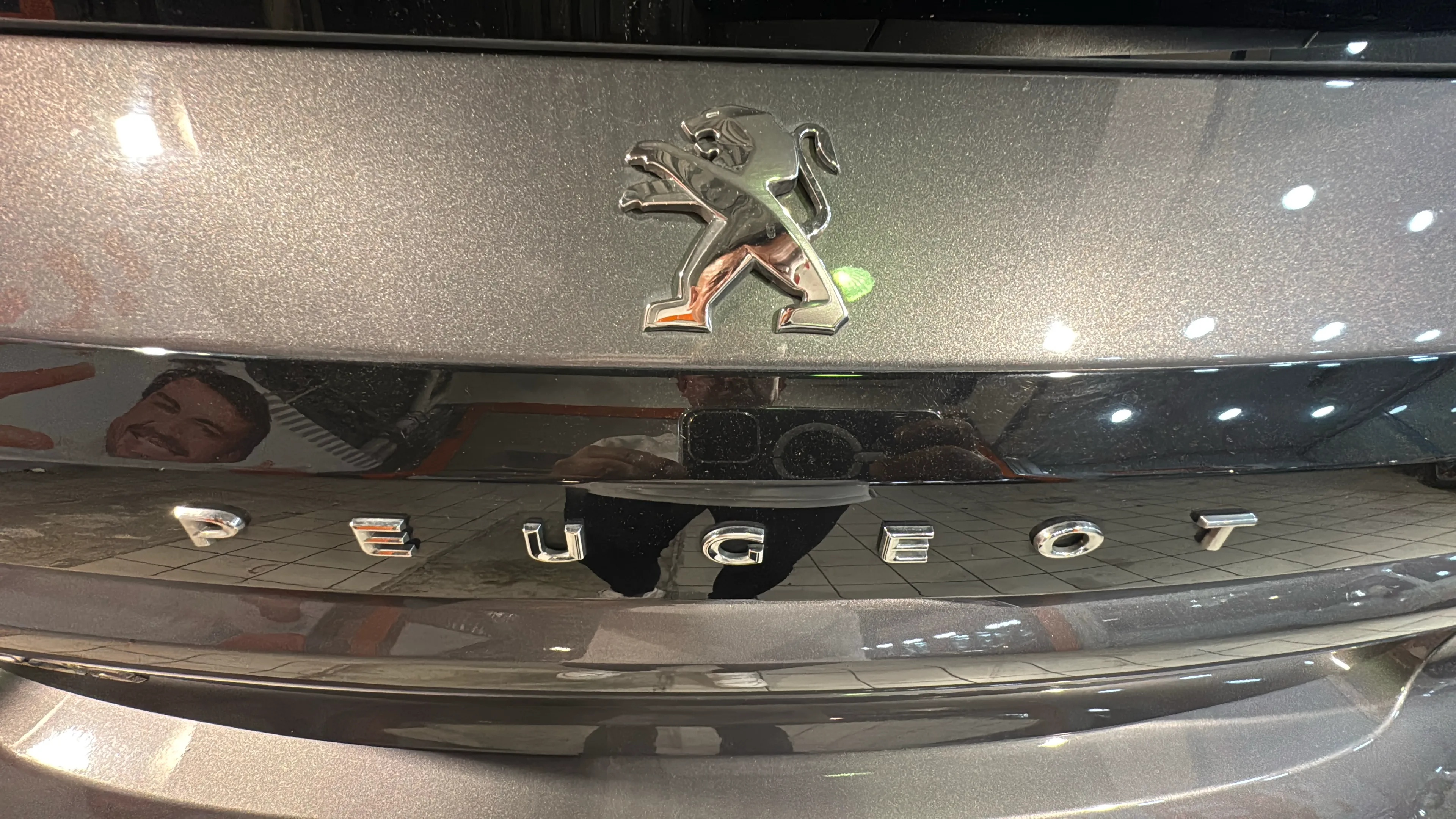Peugeot 208 PureTech EAT8 GT Pack - foto 11