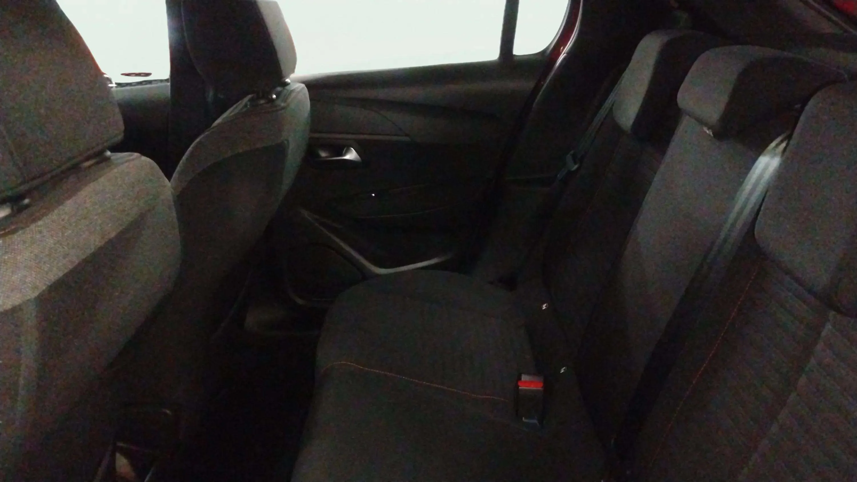 Peugeot 208 PureTech Allure - foto 13