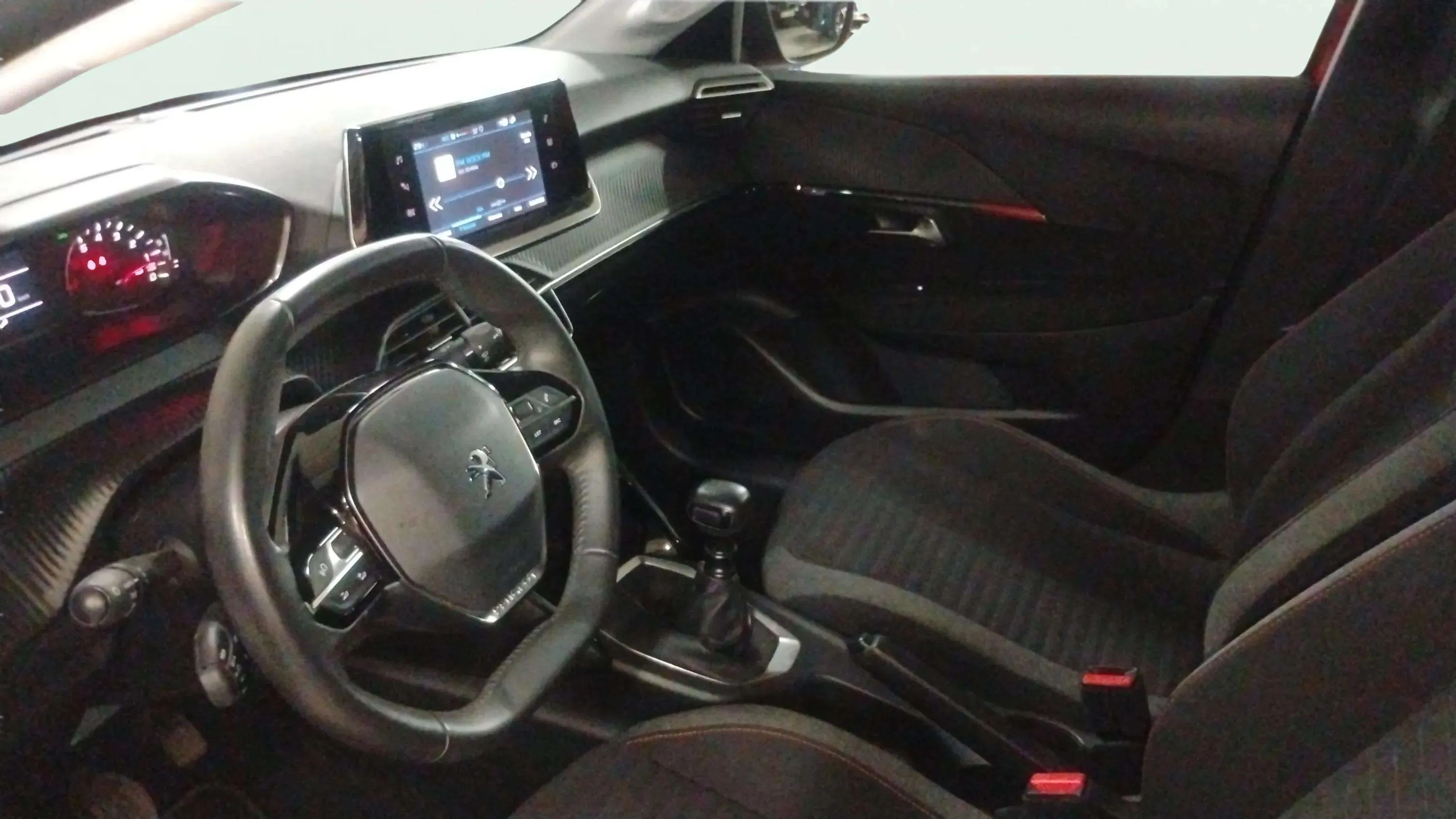 Peugeot 208 PureTech Allure - foto 6