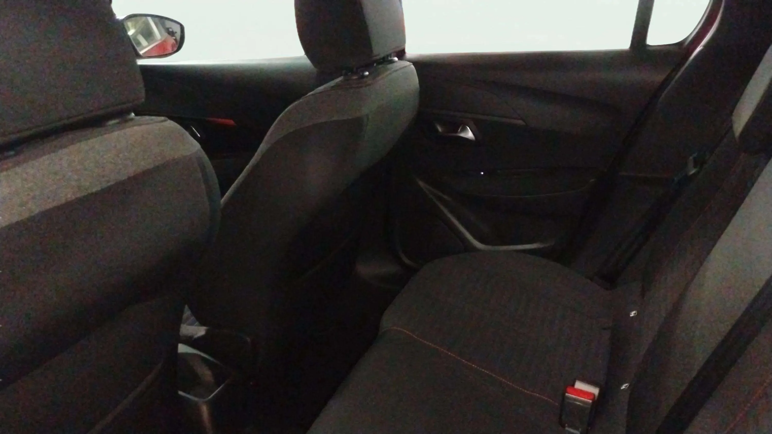 Peugeot 208 PureTech Allure - foto 12
