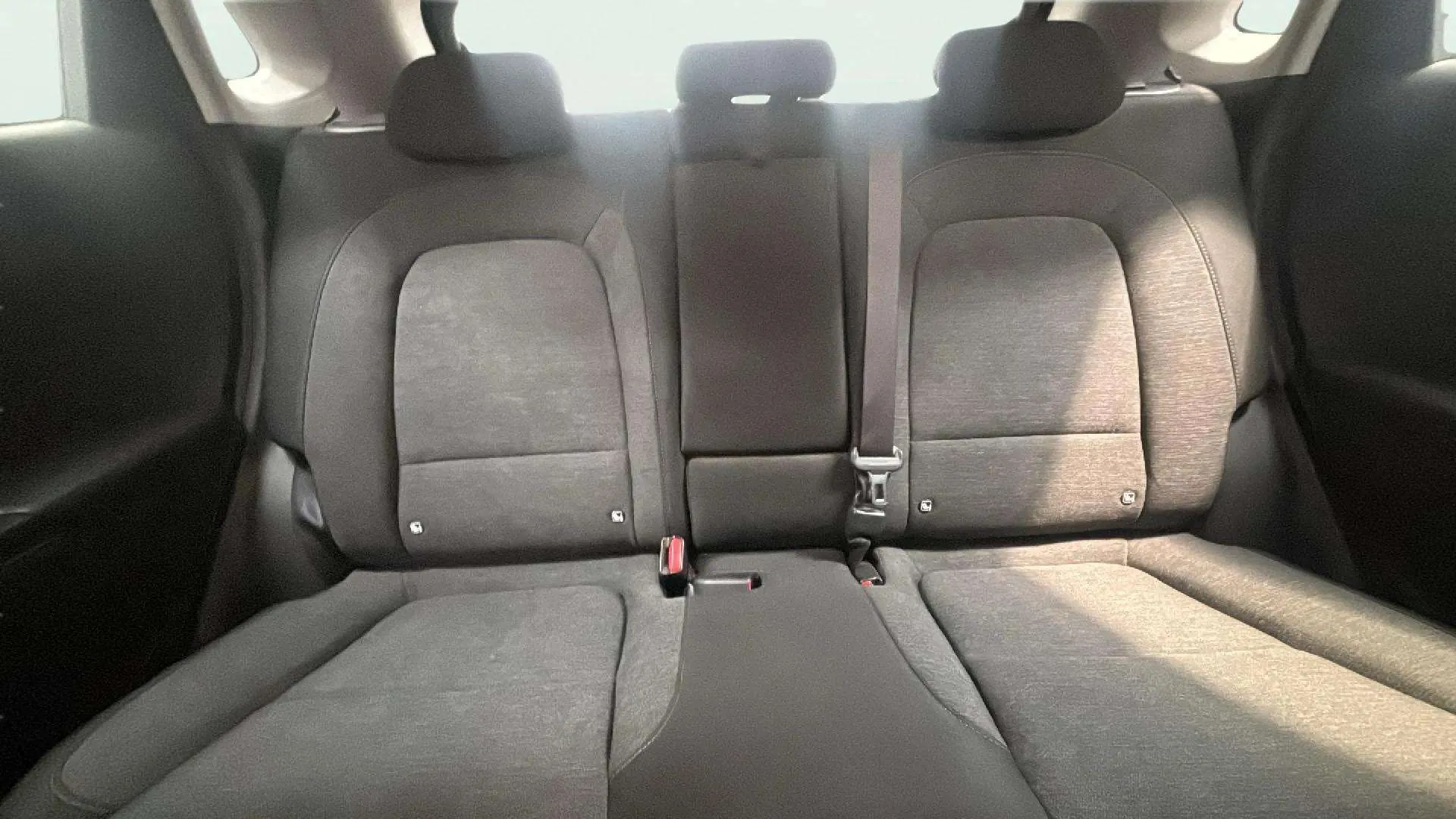 Hyundai Kona EV Tecno - foto 17