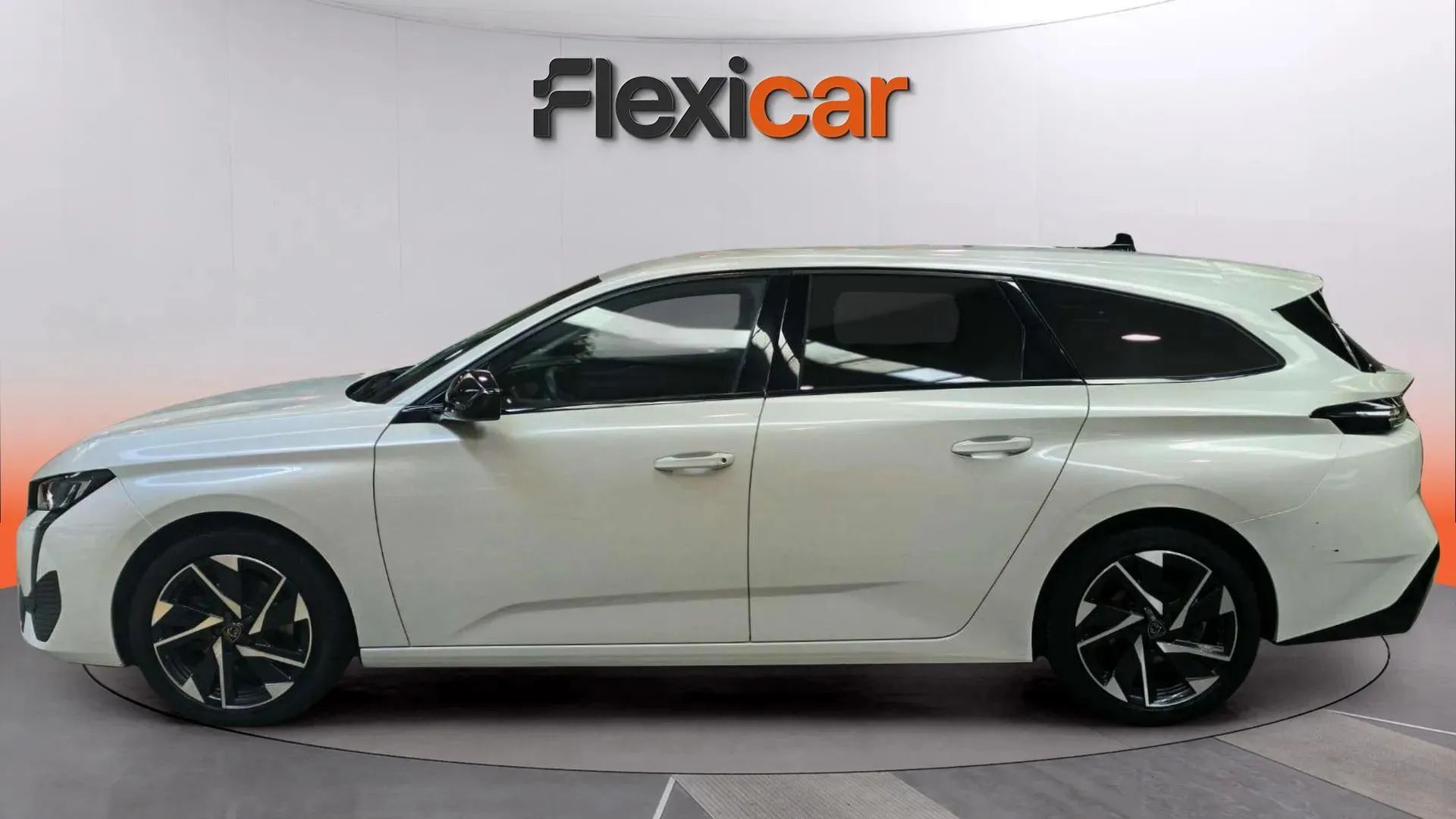 Peugeot 308 SW Allure BlueHDi 130 EAT8 - foto 7