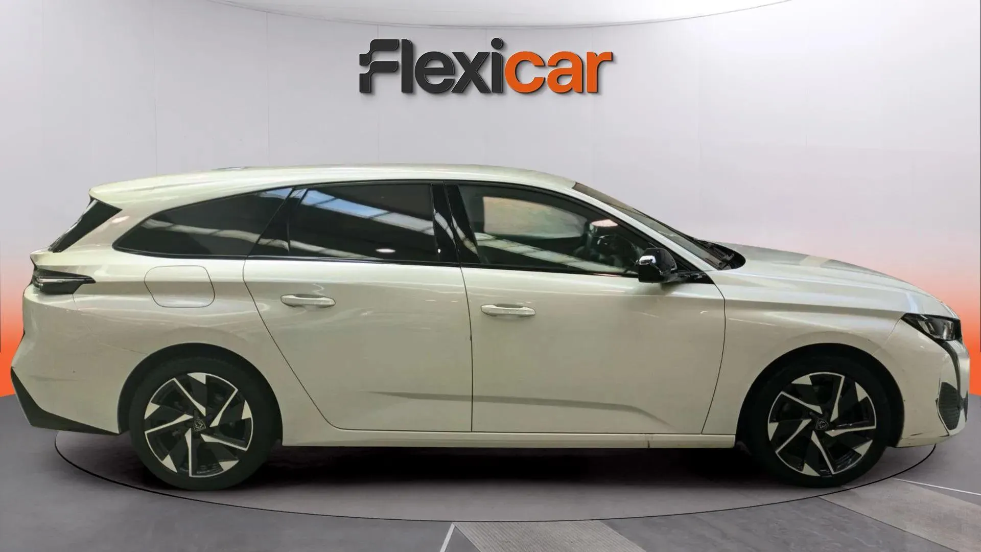 Peugeot 308 SW Allure BlueHDi 130 EAT8 - foto 3