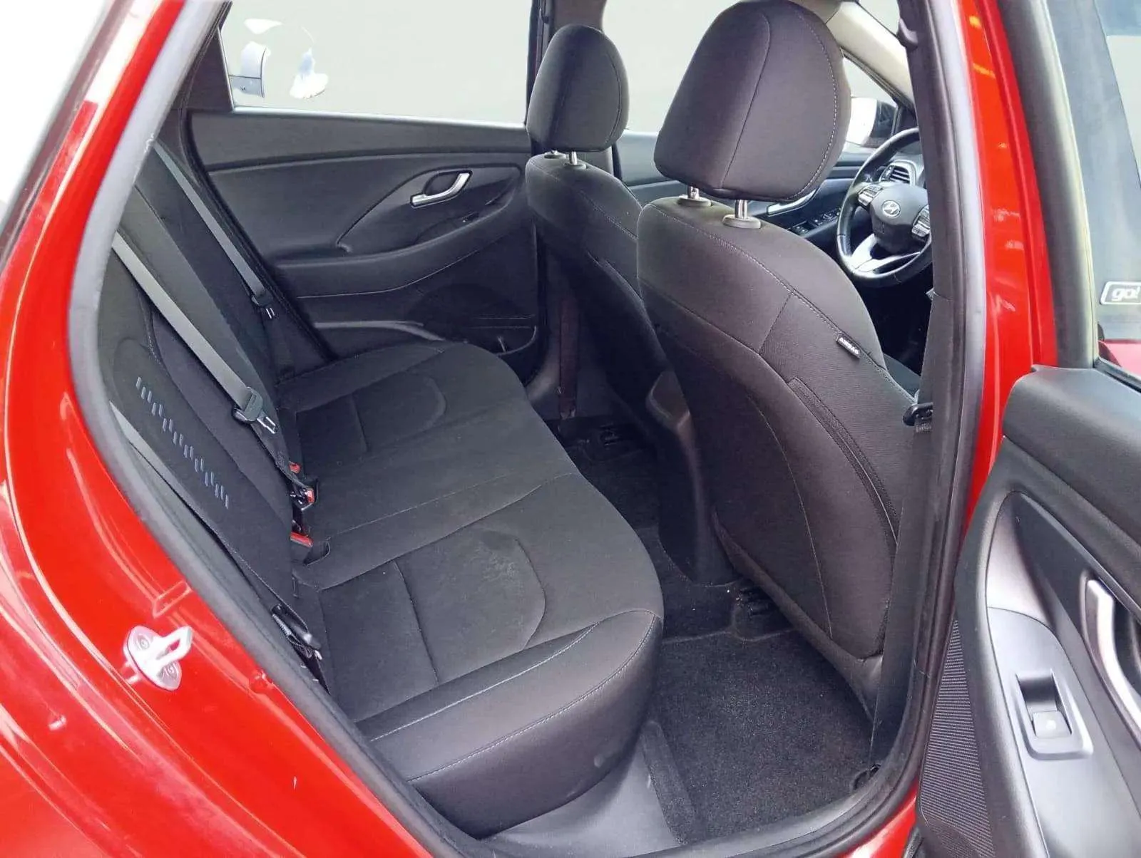 Hyundai i30 1.6 CRDi Tecno - foto 15