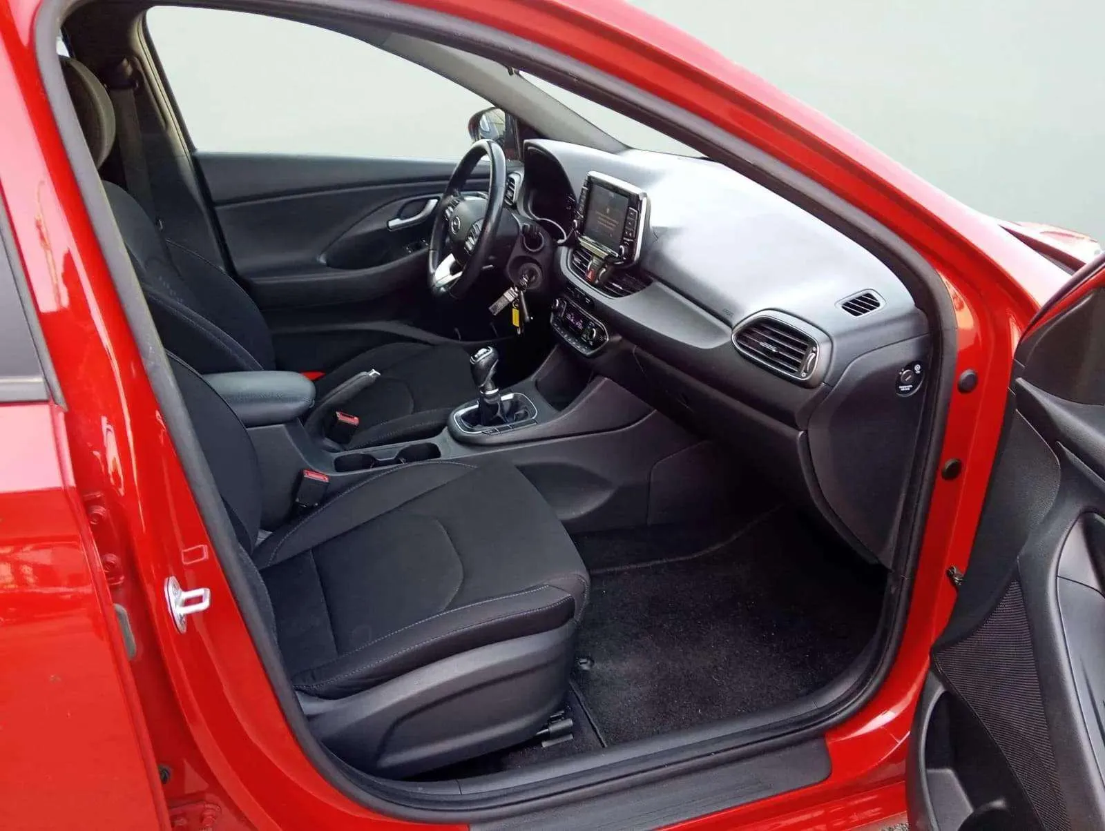 Hyundai i30 1.6 CRDi Tecno - foto 17