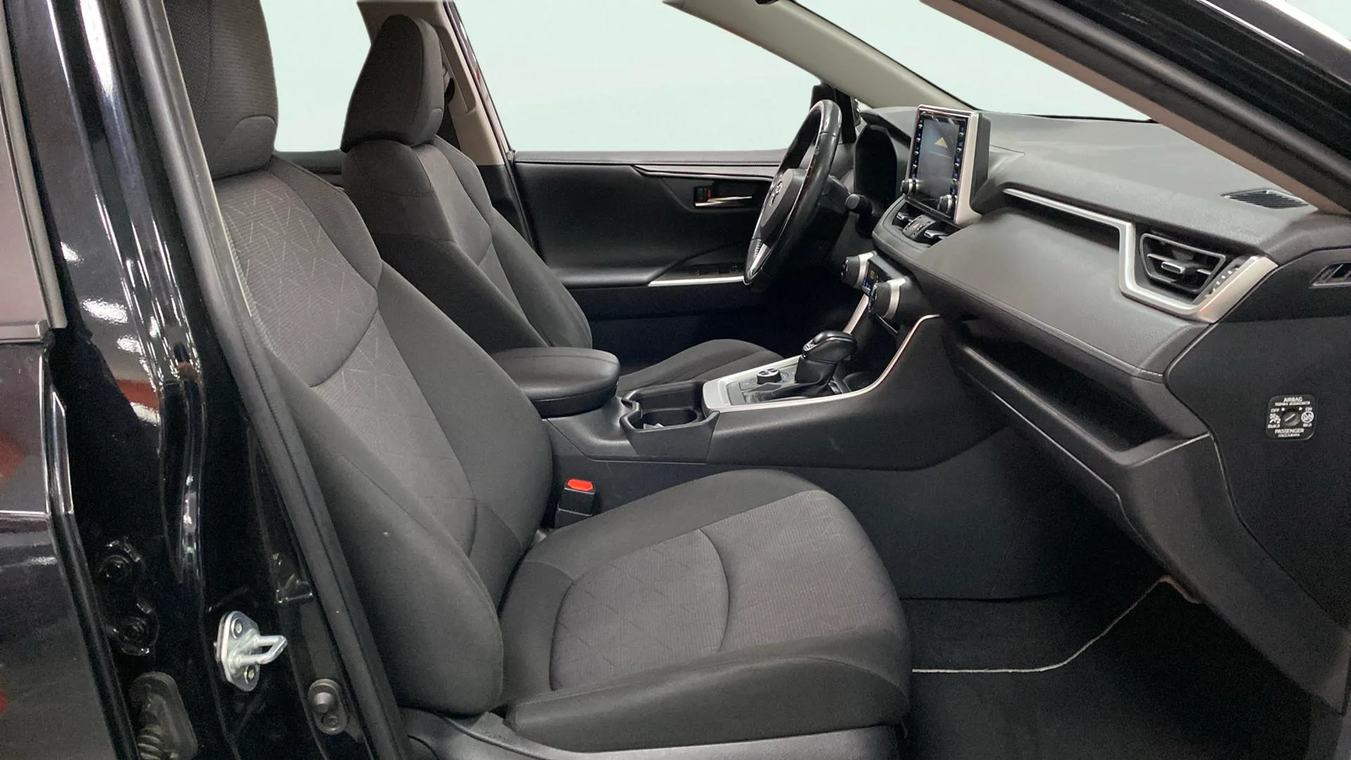 Toyota RAV4 2.5l 220H Advance - foto 23