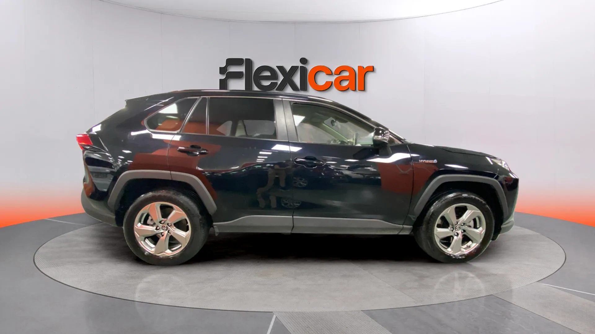 Toyota RAV4 2.5l 220H Advance - foto 2