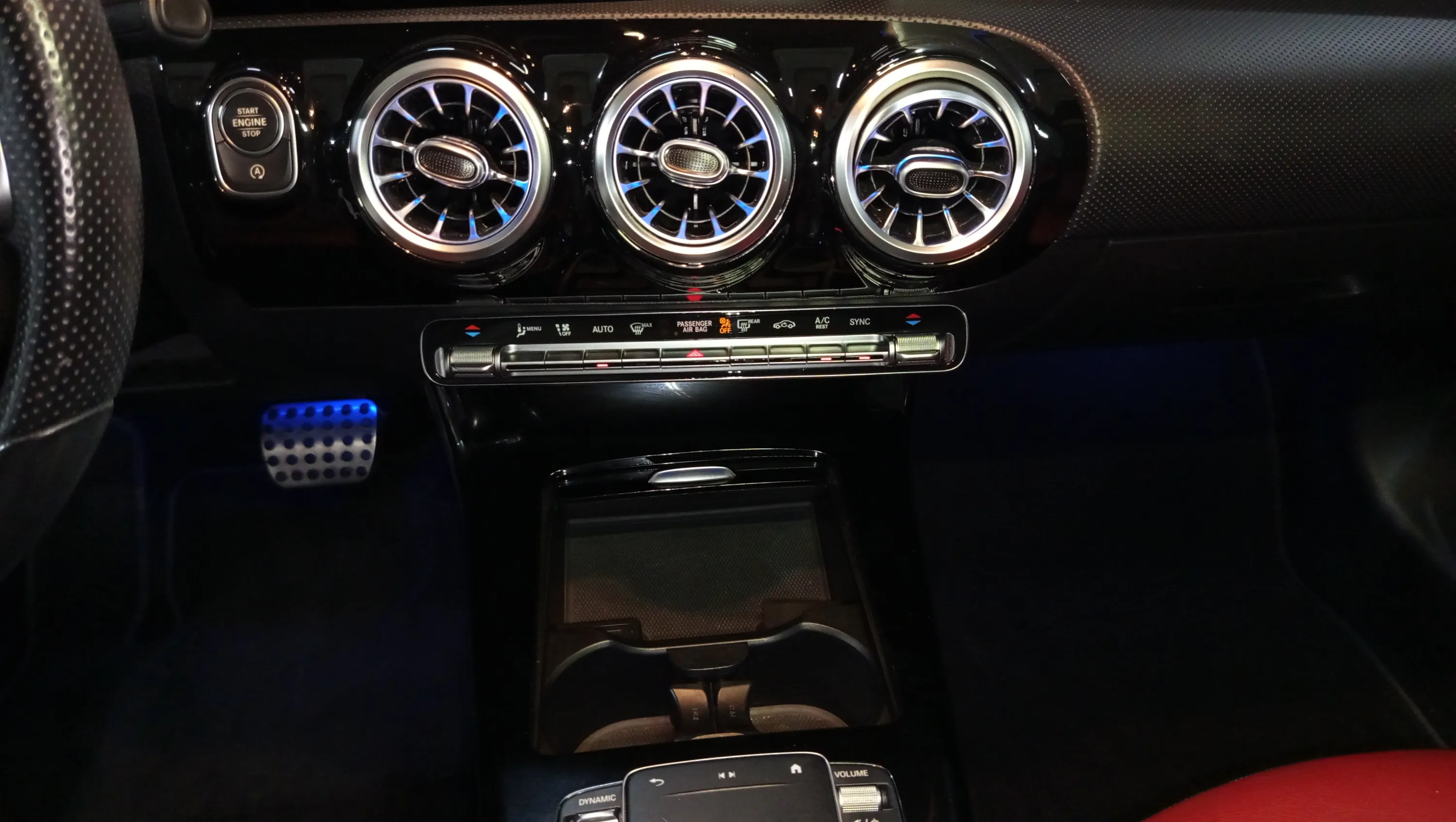 Mercedes-Benz CLA 200 D DCT - foto 12