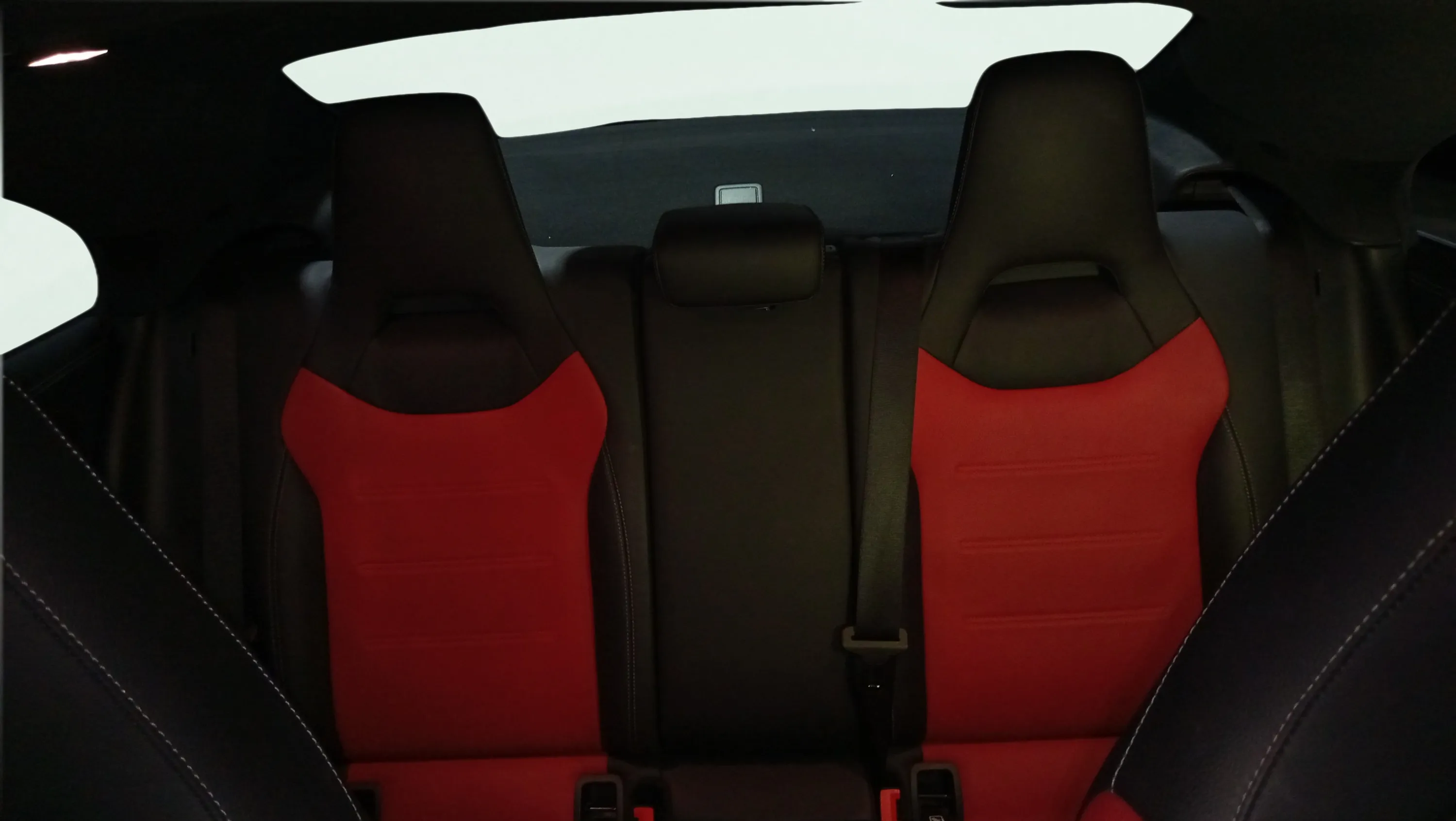 Mercedes-Benz CLA 200 D DCT - foto 24