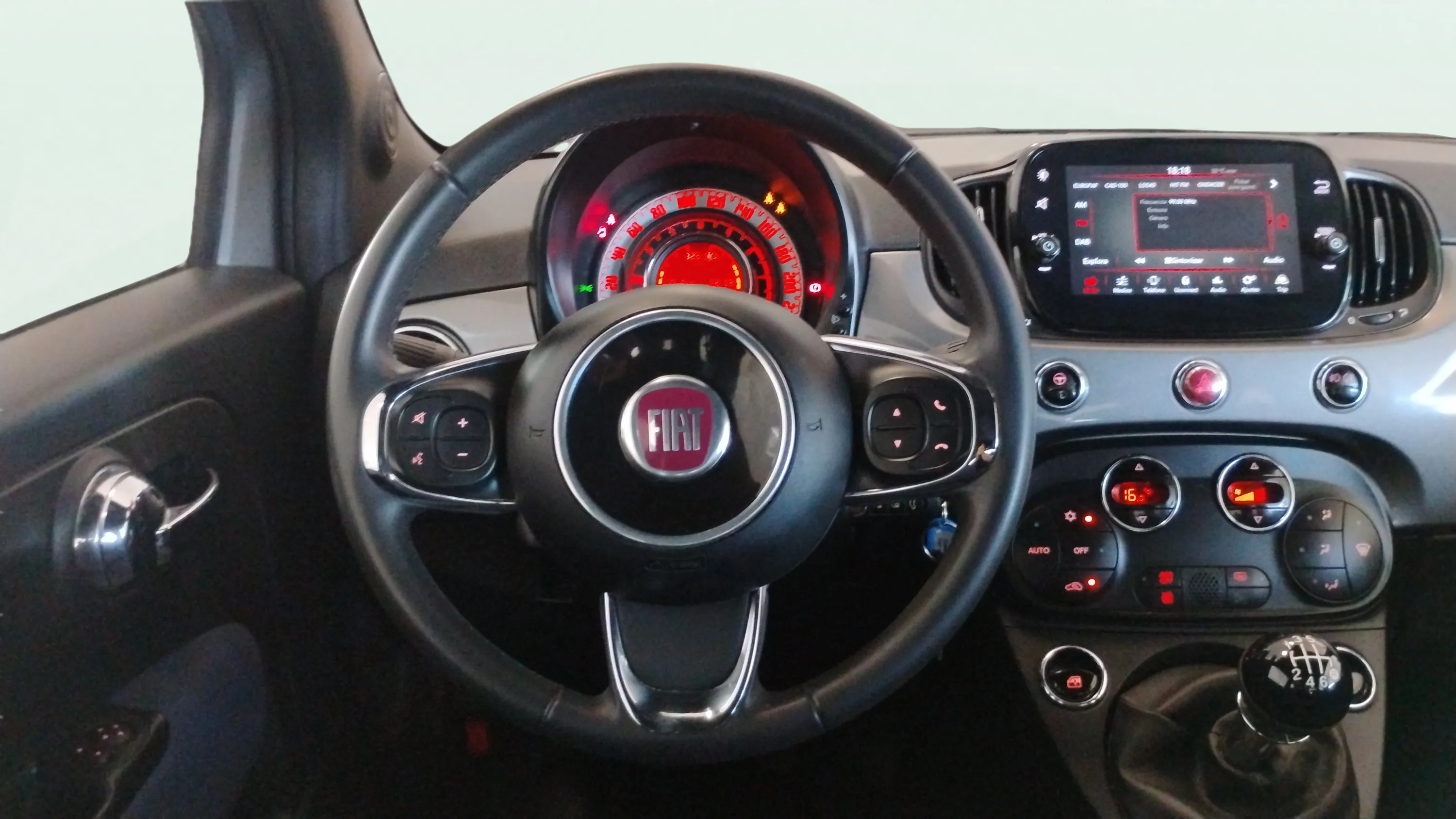 Fiat 500 Club 1.0 Hybrid - foto 11