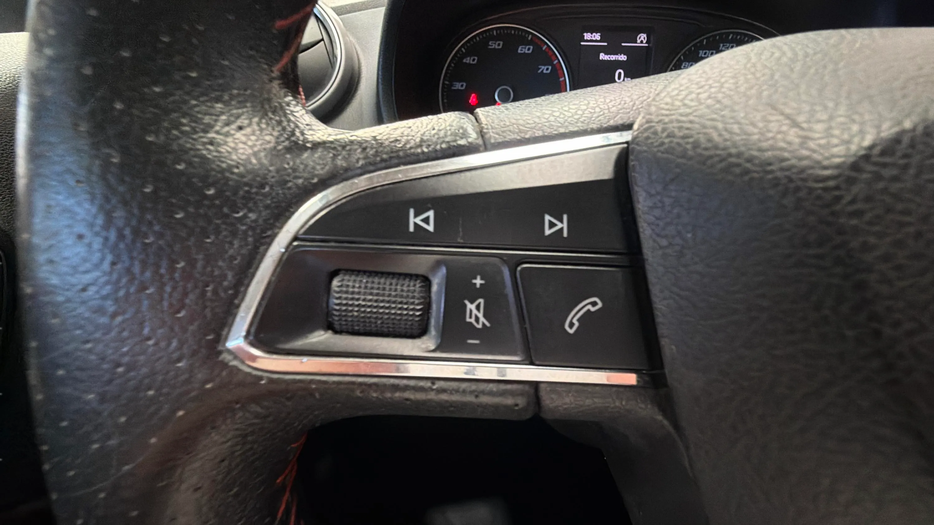 SEAT Ibiza 1.2 TSI FR - foto 18