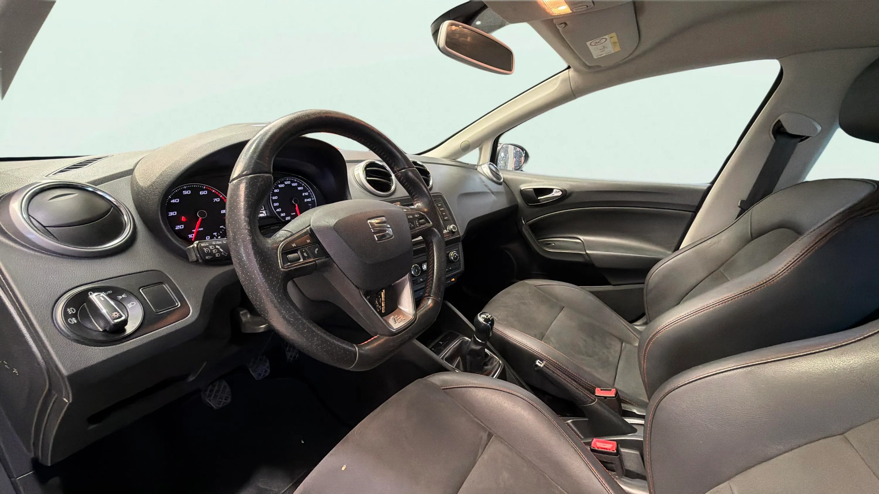 SEAT Ibiza 1.2 TSI FR - foto 13