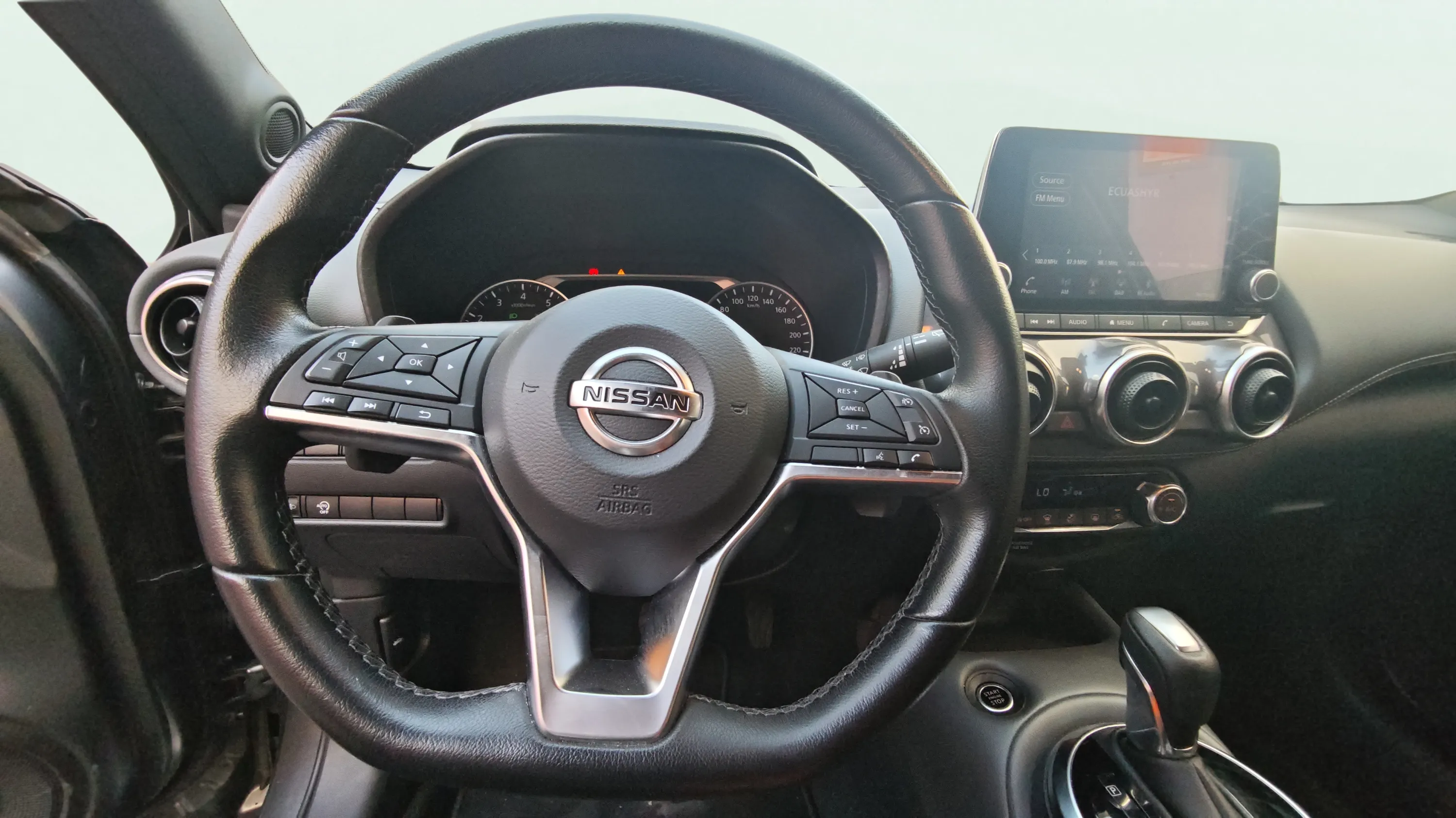 Nissan Juke DIG-T DCT N-Connecta - foto 8